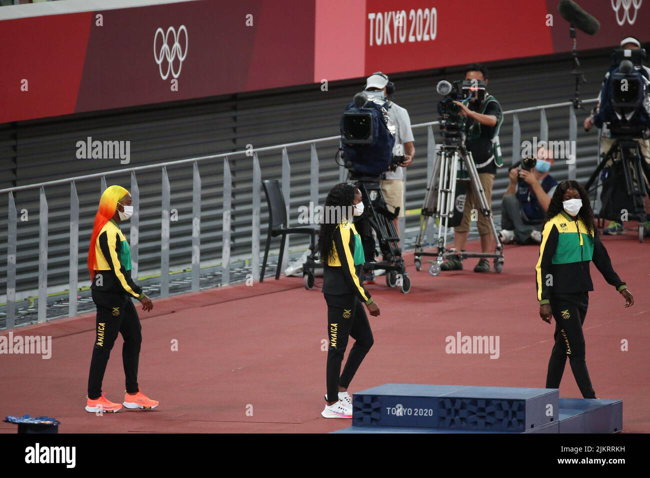 01st agosto 2021 - Tokyo, Giappone: Shelly-Ann Fraser-Pryce, Elaine Thompson-Herah e Shericka Jackson della Giamaica durante la cerimonia della Vittoria del WO Foto Stock