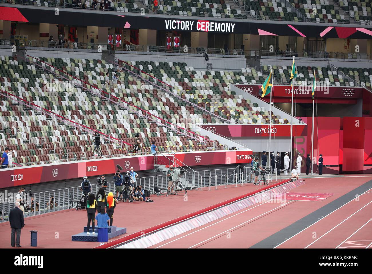 01st agosto 2021 - Tokyo, Giappone: Shelly-Ann Fraser-Pryce, Elaine Thompson-Herah e Shericka Jackson della Giamaica durante la cerimonia della Vittoria del WO Foto Stock