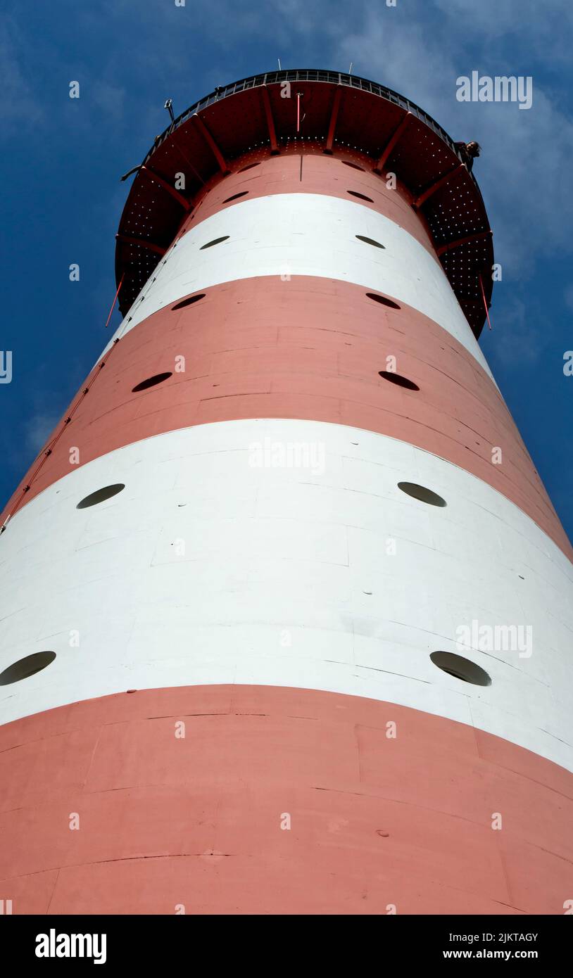 Faro Westerheversand dal basso, Parco Nazionale del Mare di Schleswig-Holstein, Westerhever, Schleswig-Holstein, Germania Foto Stock