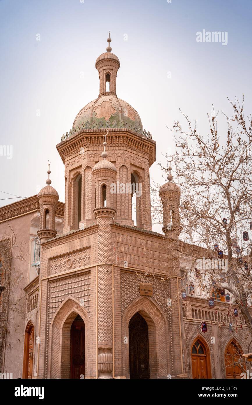 Un'immagine verticale dell'edificio architettonico della moschea a Kashgar Foto Stock