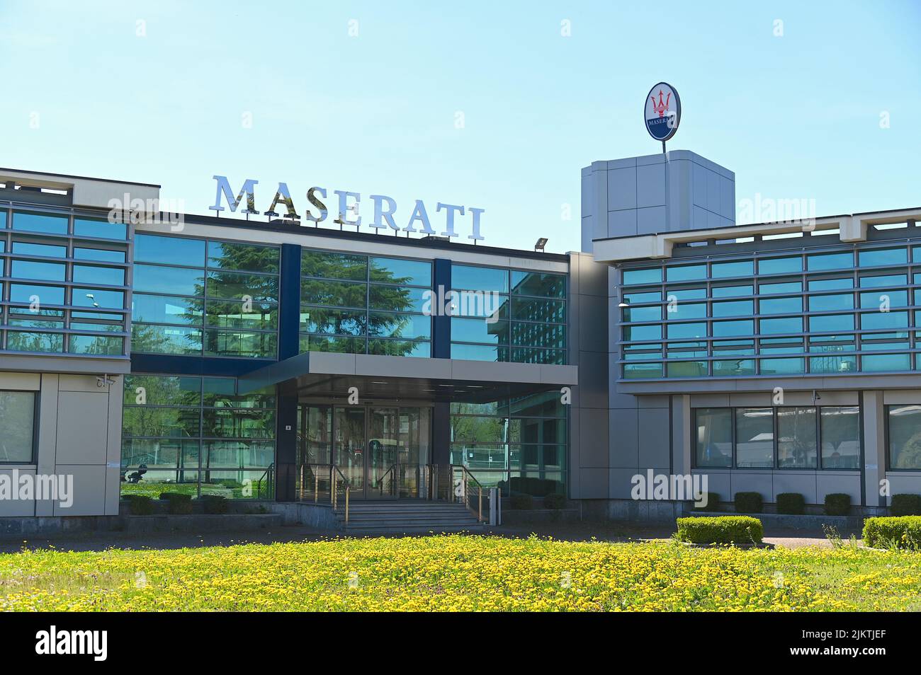 Primo piano della Maserati Italian Motor Company vista esterna a Torino Foto Stock