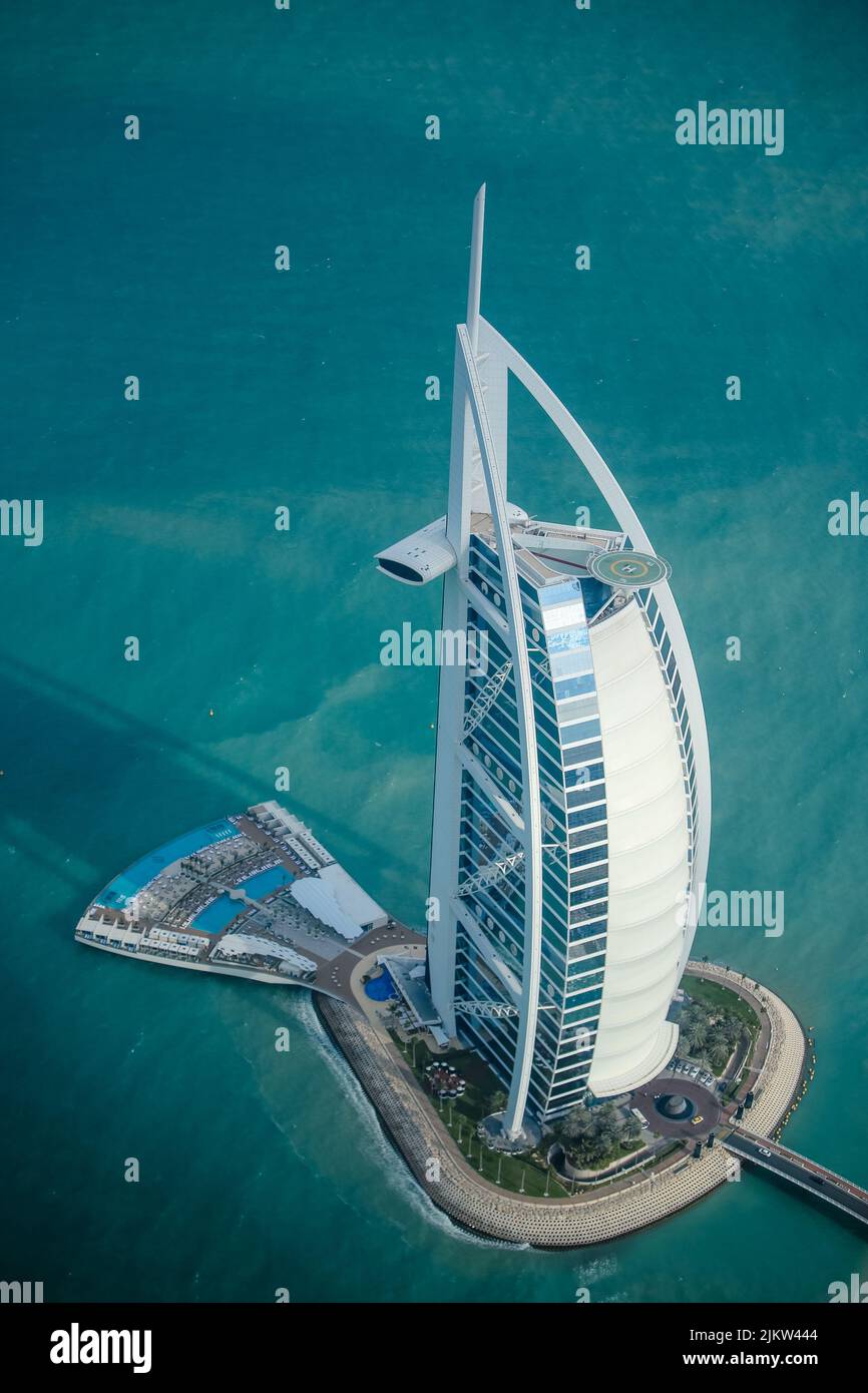 Una vista aerea verticale del Burj al Arab Hotel, Dubai, Emirati Arabi Uniti Foto Stock