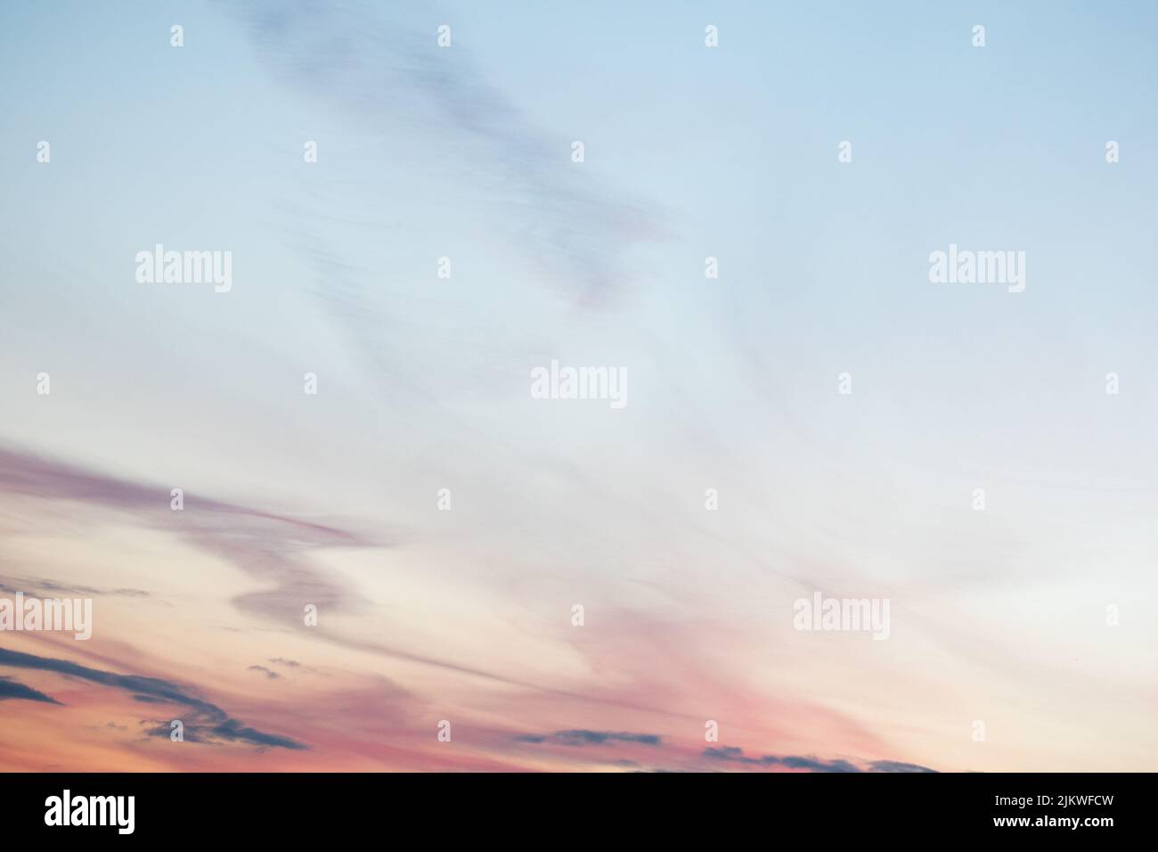 una perfetta foto di sfondo di un cielo colorato Foto Stock