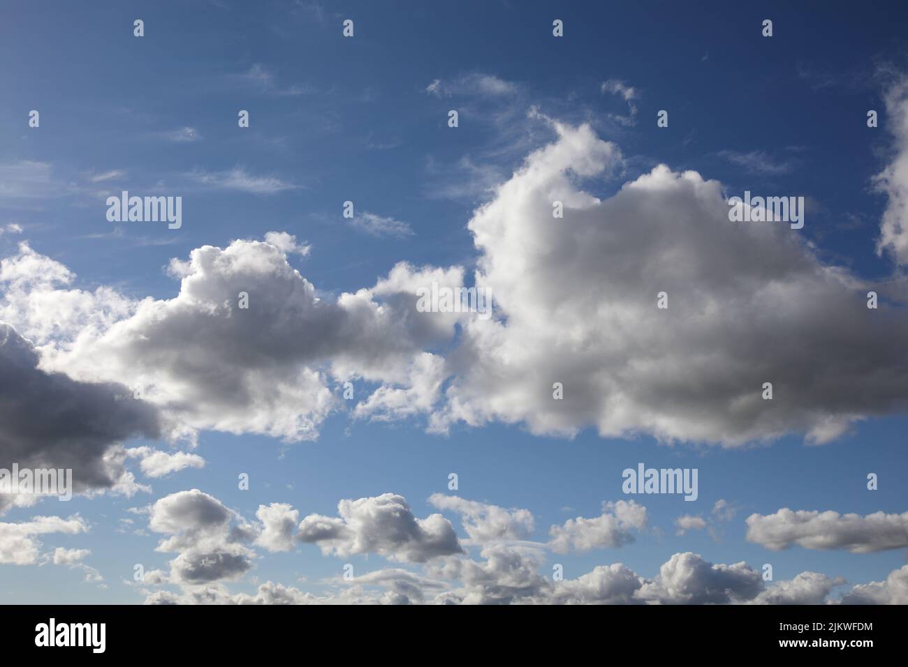 una perfetta foto di sfondo di un cielo colorato Foto Stock