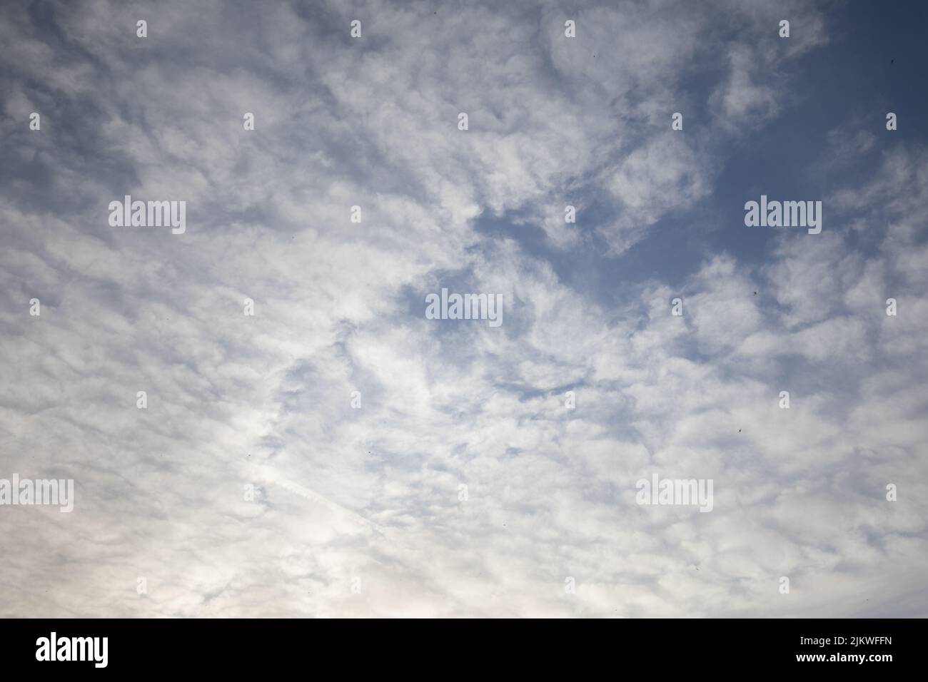 una perfetta foto di sfondo di un cielo colorato Foto Stock