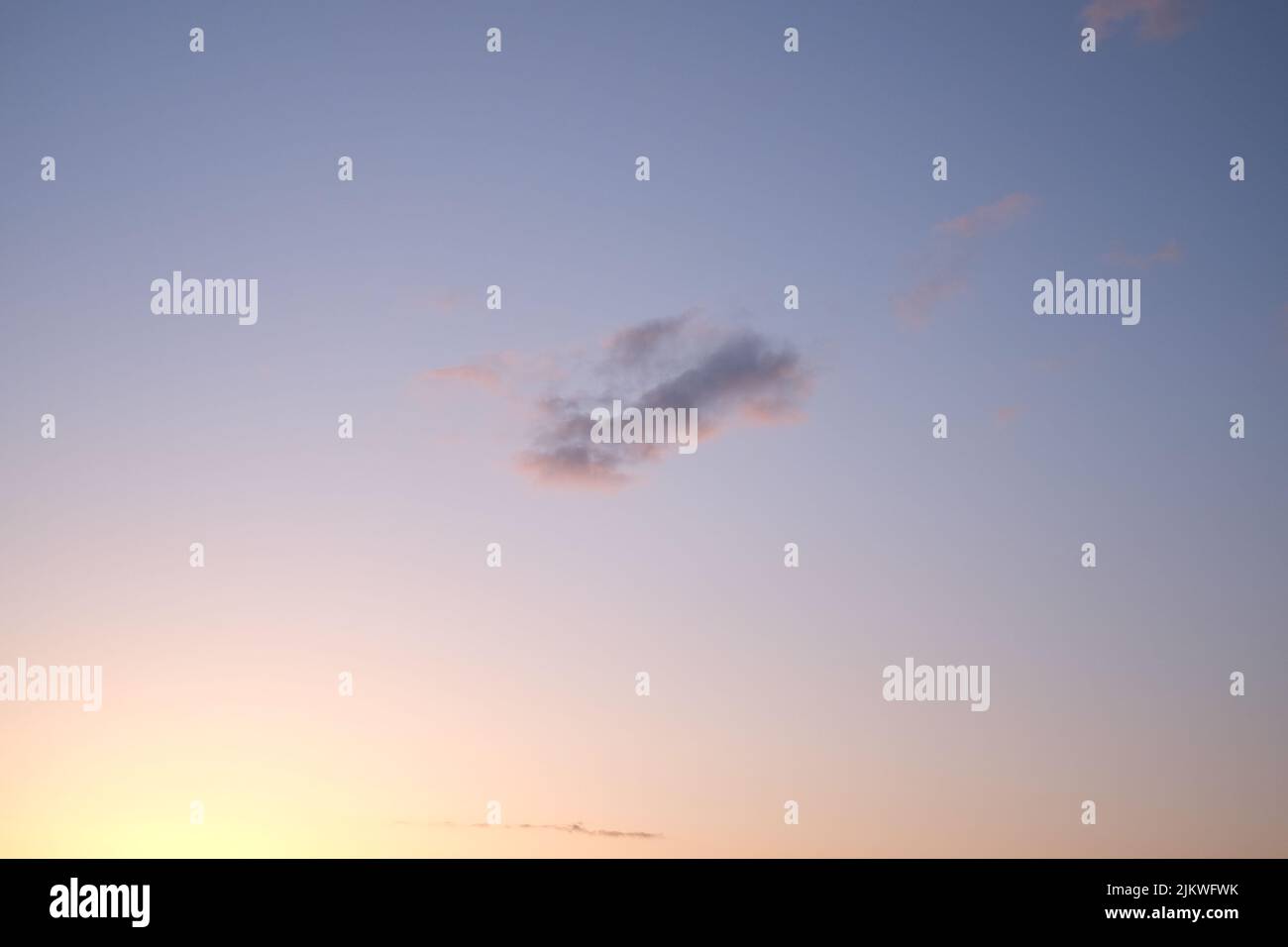 una perfetta foto di sfondo di un cielo colorato Foto Stock
