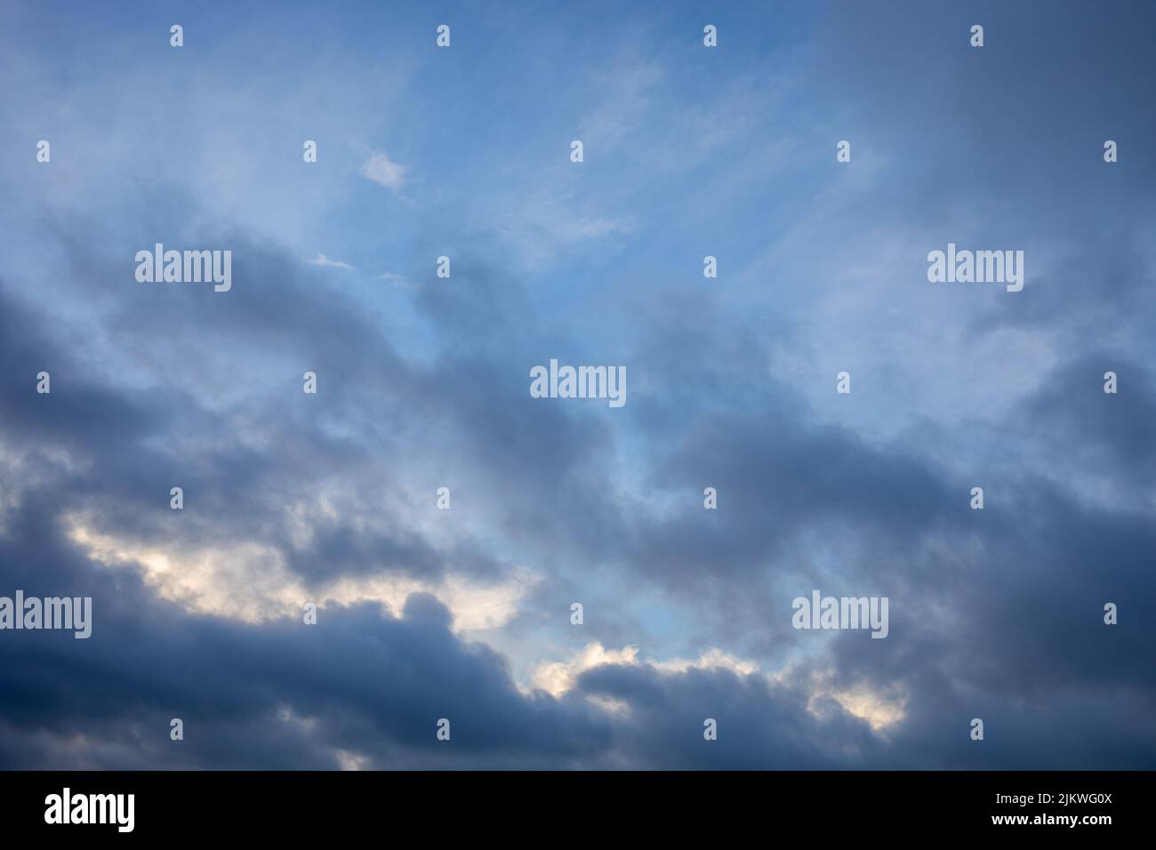 una perfetta foto di sfondo di un cielo colorato Foto Stock