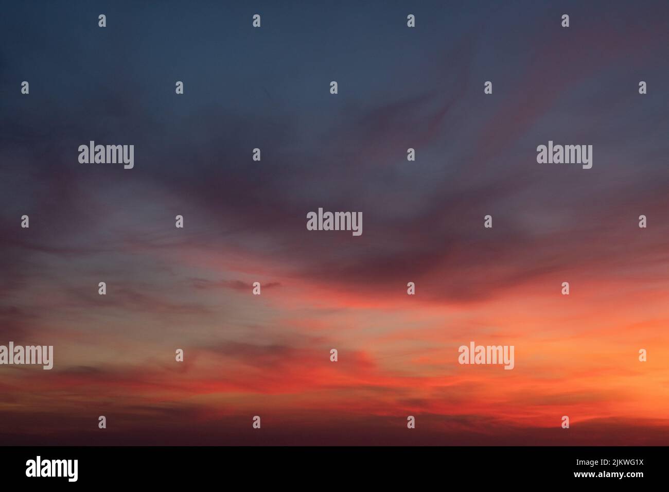 una perfetta foto di sfondo di un cielo colorato Foto Stock