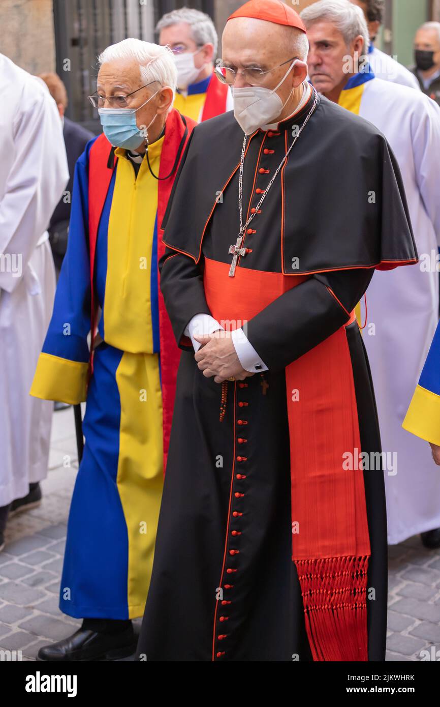 PROCESSIONE DEL CRISTO DEI BAMBINI PER LA PRIMA VOLTA A MADRID GRAZIE AL SACERDOTE PADRE ANGELO DEI MESSAGGERI DI PACE Foto Stock