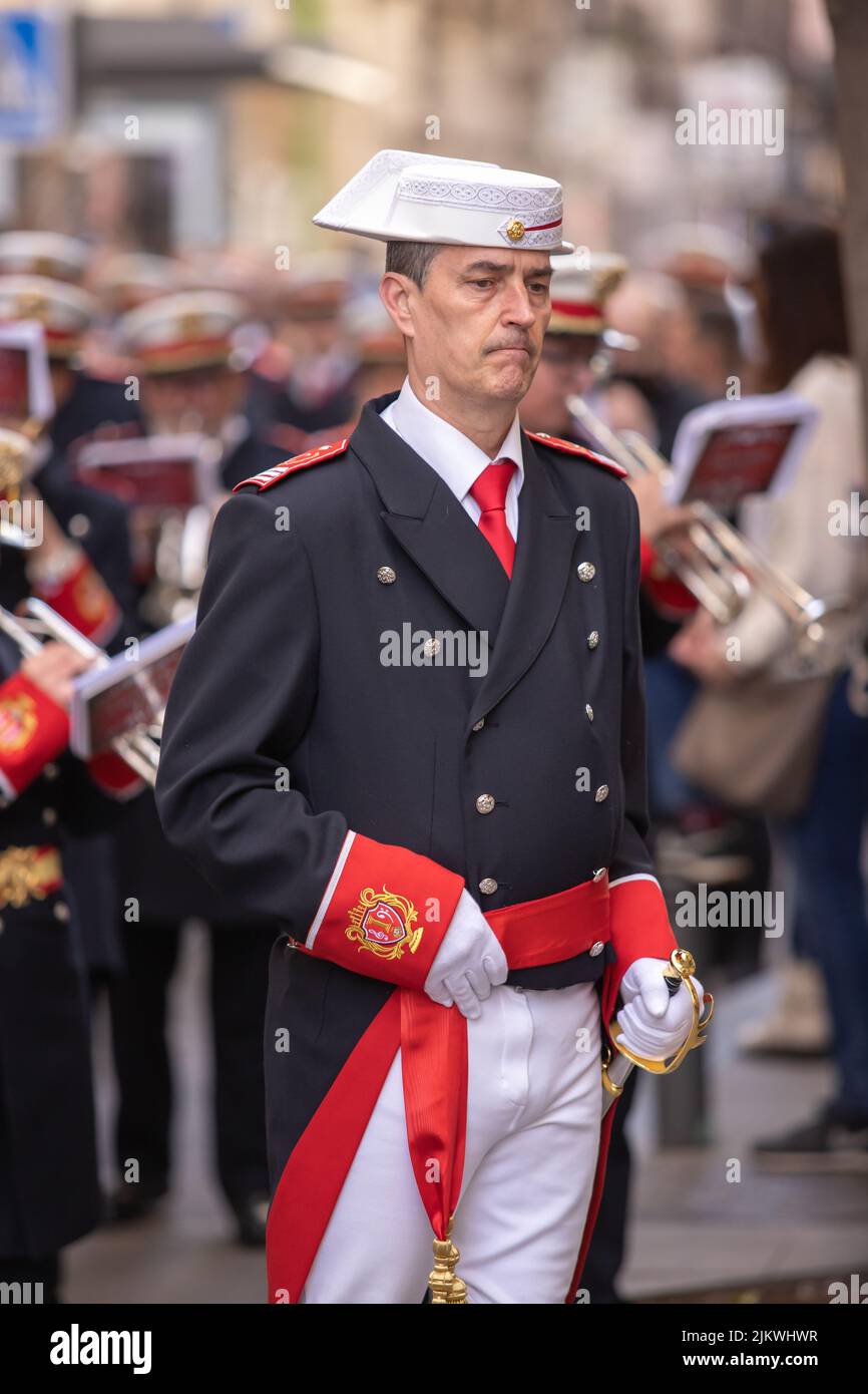 PROCESSIONE DEL CRISTO DEI BAMBINI PER LA PRIMA VOLTA A MADRID GRAZIE AL SACERDOTE PADRE ANGELO DEI MESSAGGERI DI PACE CON Foto Stock