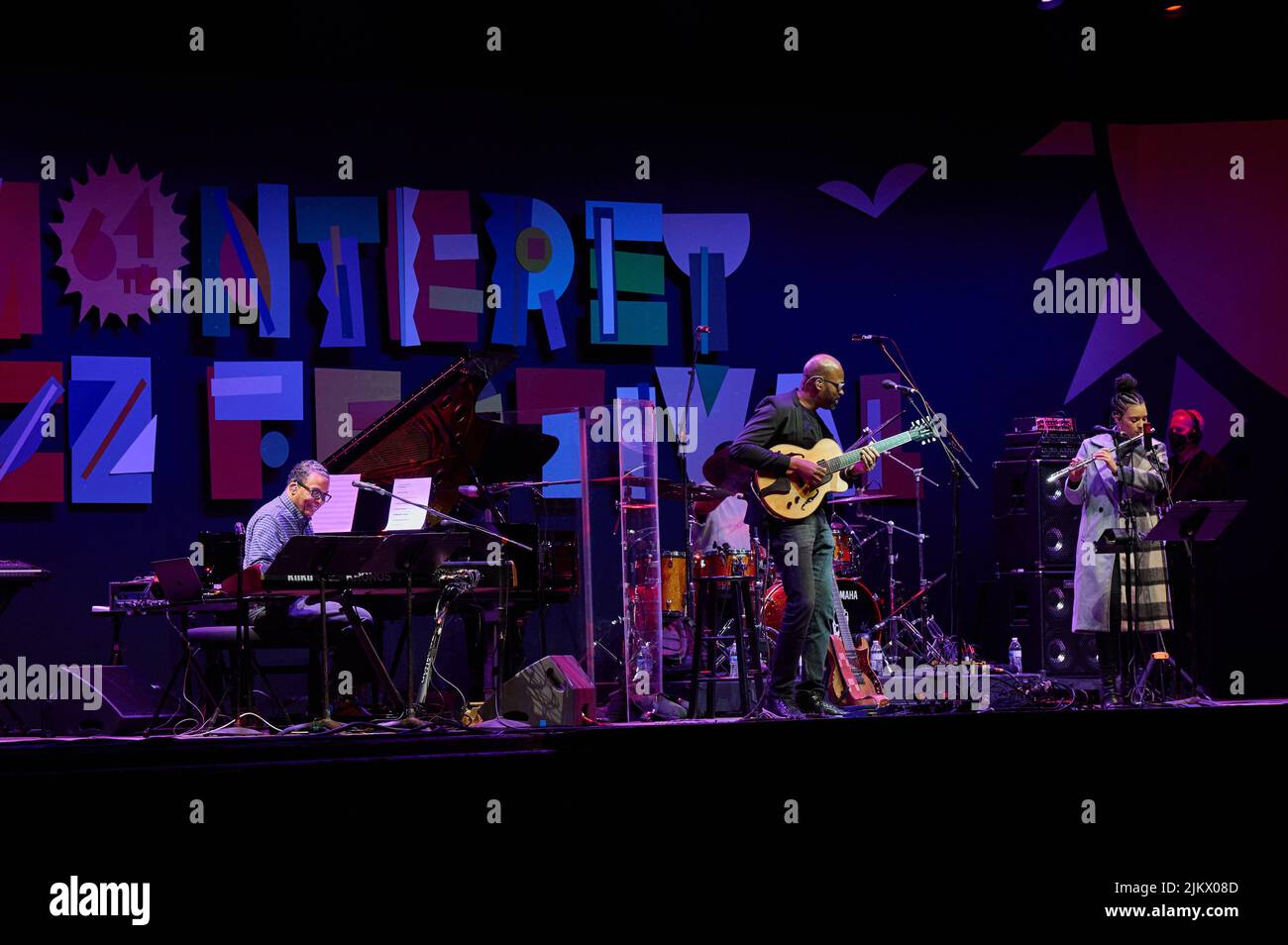 Herbie Hancock con Lionel Loueke ed Elena Pinderhughes al Monterey Jazz Festival 2021 Foto Stock