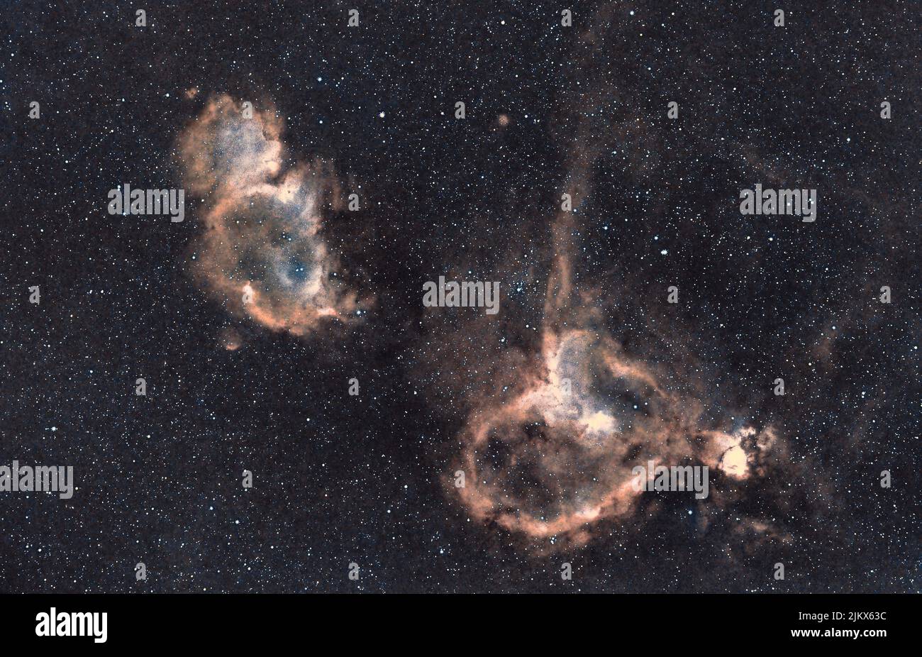 Una ben nota coppia di nebulose ad emissione luminosa a circa 7500ly di distanza nel braccio Perseo della Via Lattea, la Hart (IC1805) e la Soul (IC1848) nebulose spa Foto Stock