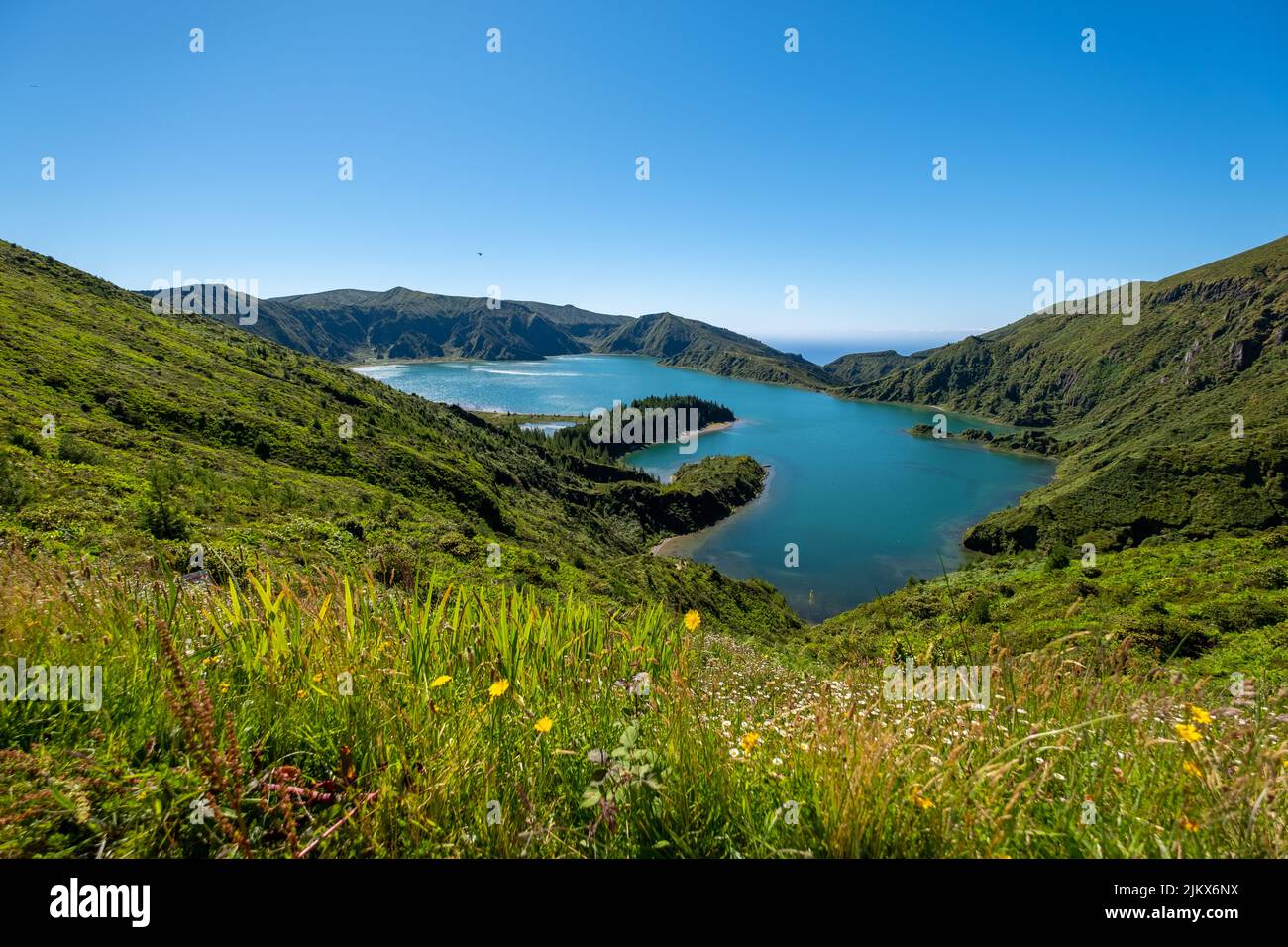 Azzorre, vista stupefacente a Lagoa do Fogo, Isola di Sao Miguel in Azzorre, Portogallo Foto Stock