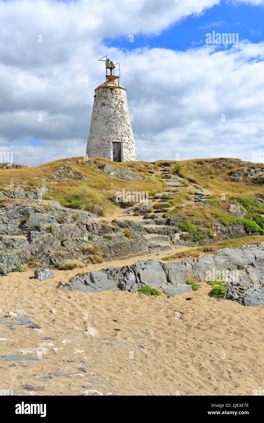 TWR Bach, piccola torre sull'isola di Llanddwyn, Ynys LLanddwyn, isola di Anglesey, Ynys Mon, Galles del Nord, REGNO UNITO. Foto Stock