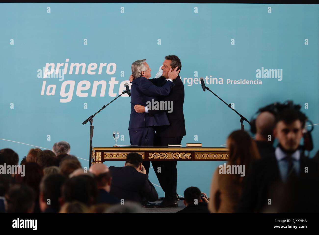 Buenos Aires, Argentina, 3rd agosto 2022. Il presidente Alberto Fernández giurò nel ministro designato dell'Economia, dello sviluppo produttivo e dell'Agricoltura, Sergio massa. (Esteban Osorio/Alamy Live News) Foto Stock