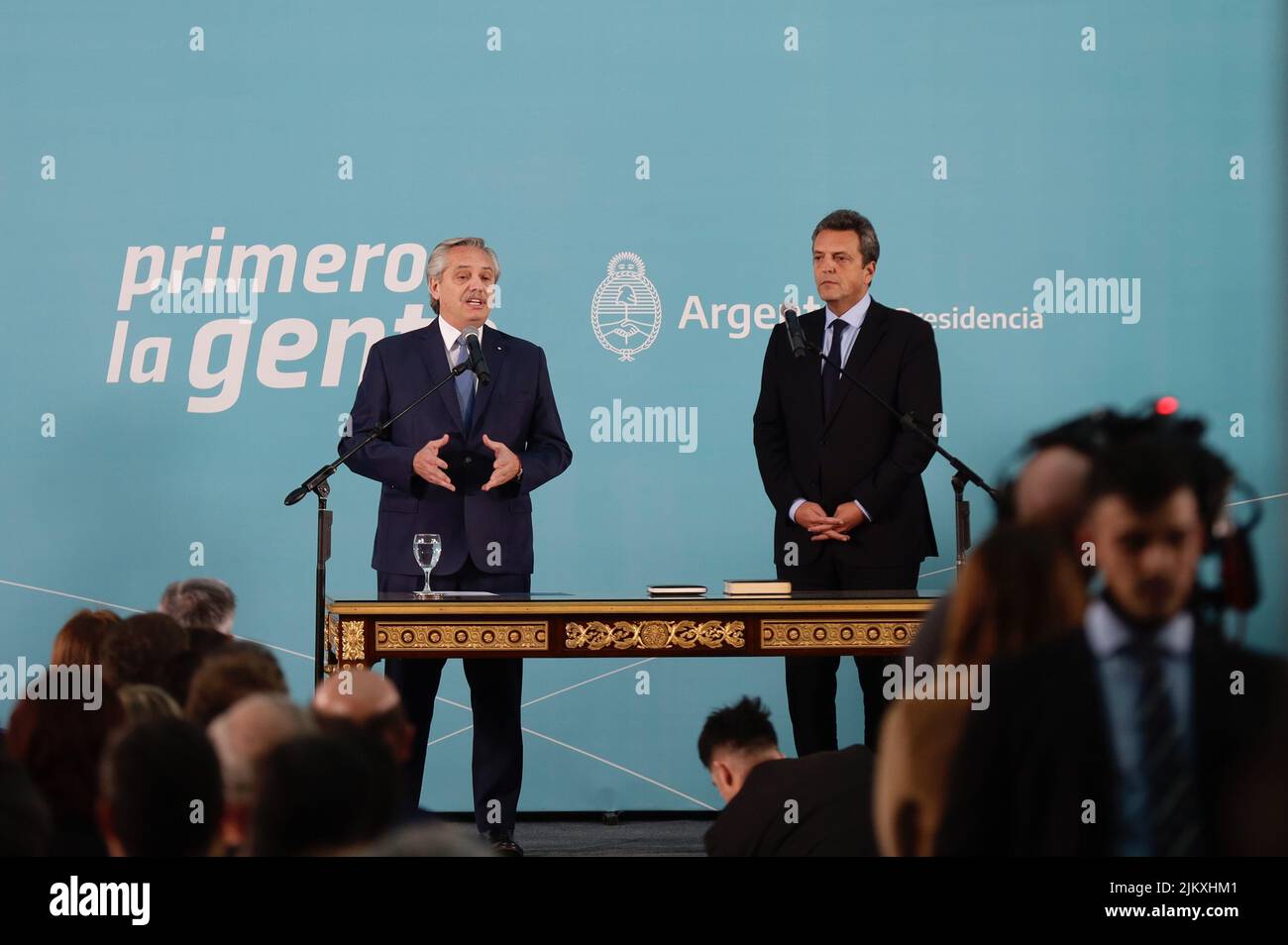 Buenos Aires, Argentina, 3rd agosto 2022. Il presidente Alberto Fernández giurò nel ministro designato dell'Economia, dello sviluppo produttivo e dell'Agricoltura, Sergio massa. (Esteban Osorio/Alamy Live News) Foto Stock