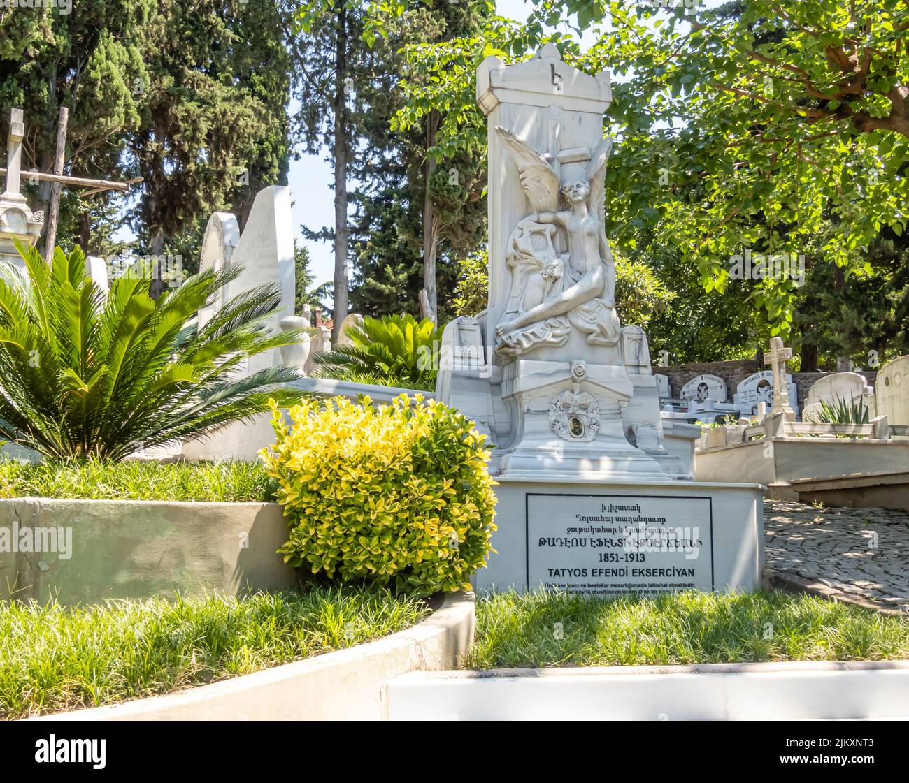 La tomba monumento di Kemani Tatyos Ekserciyan (Tatyos Efendi), 19th ° secolo compositore armeno. Cimitero armeno di Kadikoy, Istanbul, Turchia Foto Stock