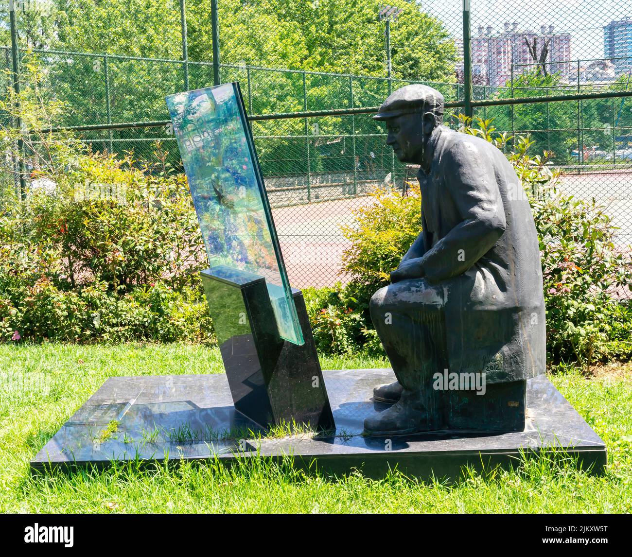 Scultura di Fikret Muallâ Saygı, pittore turco d'avanguardia del 20th° secolo. Kadikoy, Istanbul, Turchia Foto Stock