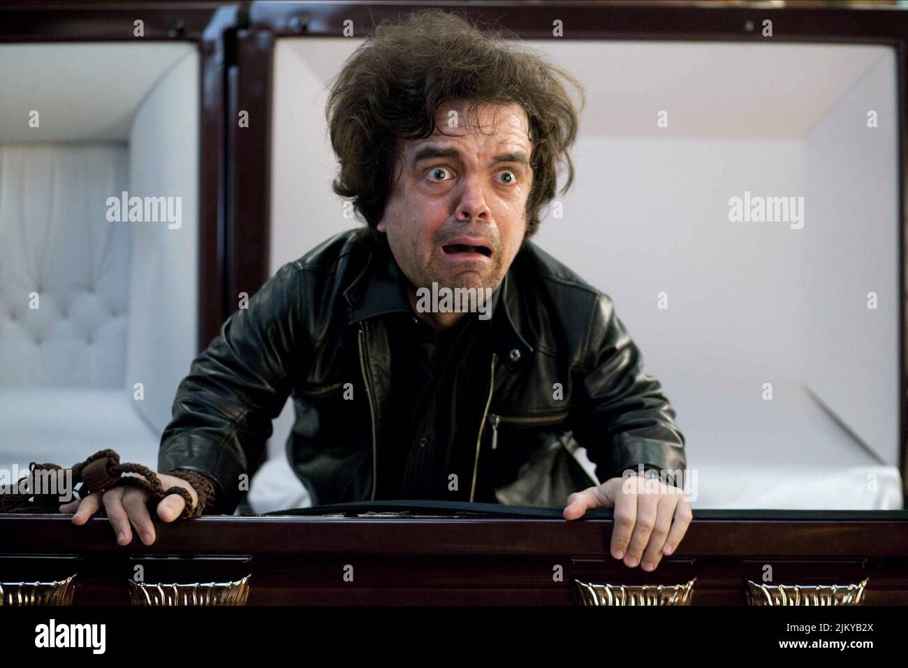 PETER DINKLAGE, MORTE AL FUNERALE, 2010 Foto Stock