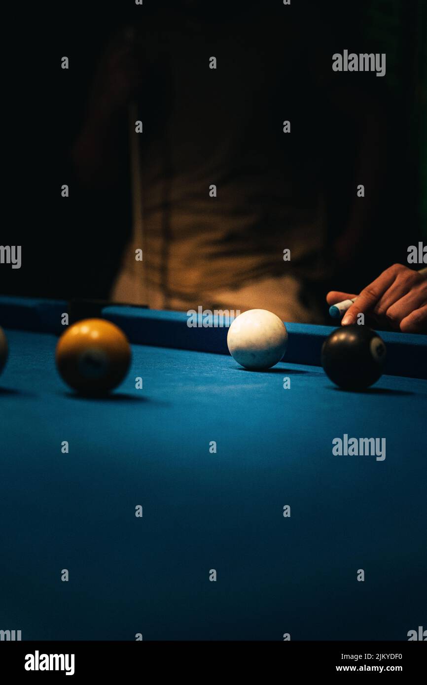 Un colpo verticale di 8 pool di palla Foto Stock