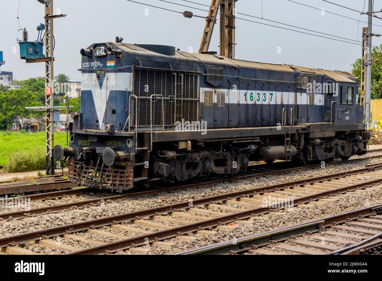 Bardhaman, India - 21 aprile 20122: Una locomotiva diesel WDM delle ferrovie indiane. Questo è stato sviluppato nel 1962 dalla American Locomotive Company. Foto Stock