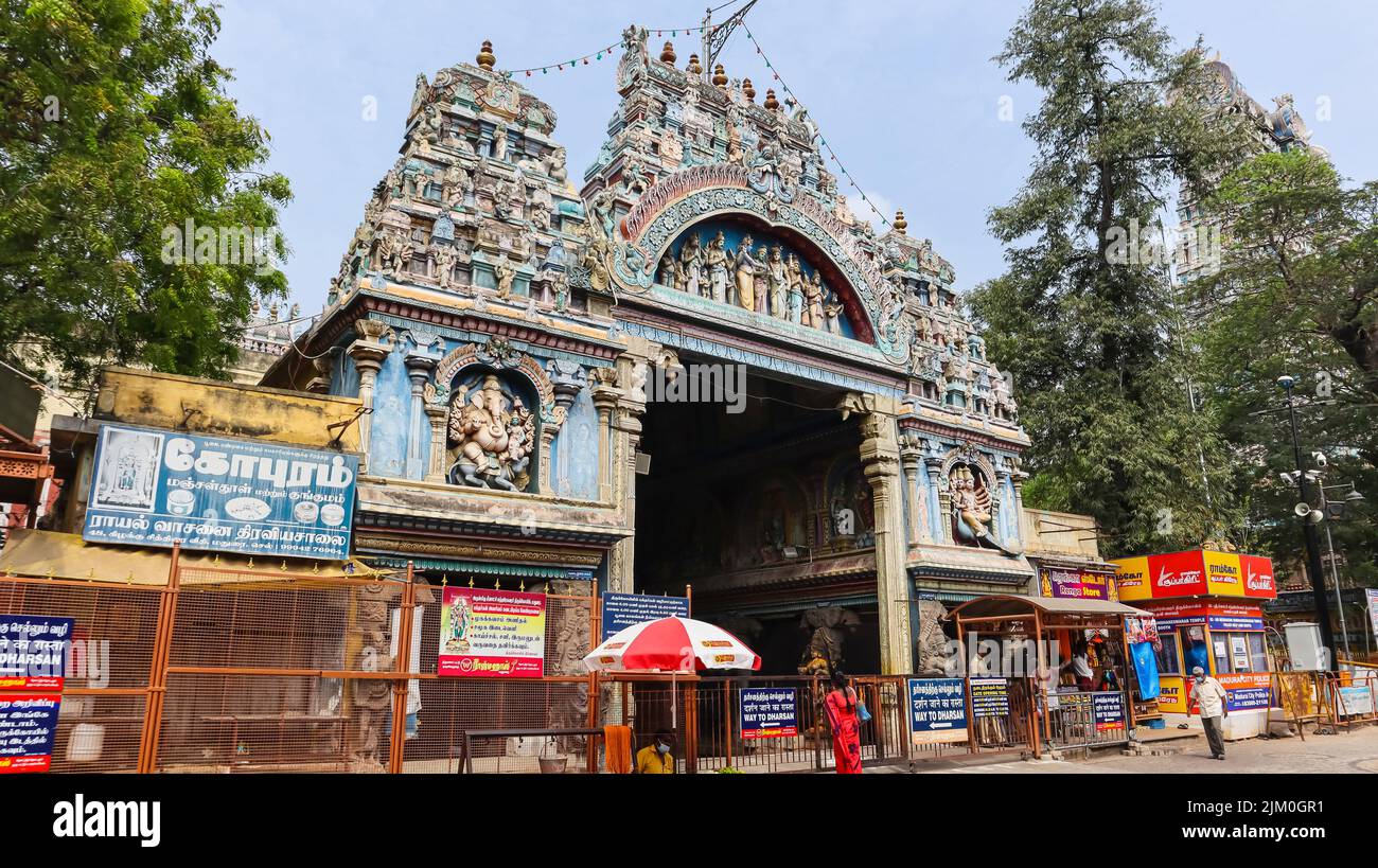 Ingresso lato est del Tempio Shri Meenakshi Amman, Madurai, Tamilnadu, India. Foto Stock