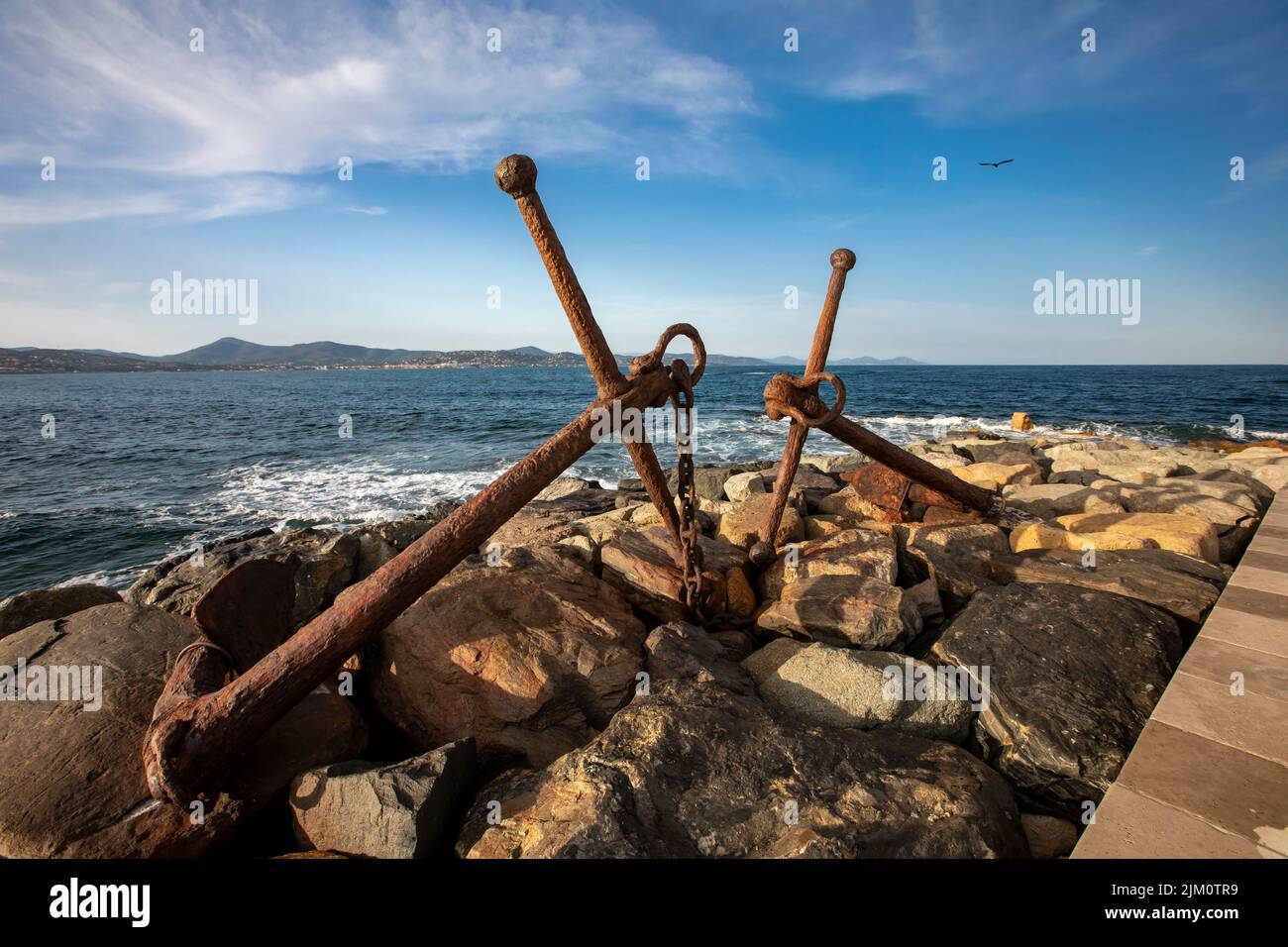 Le vecchie acciughe arrugginite sul mare a Saint Tropez, Francia Foto Stock