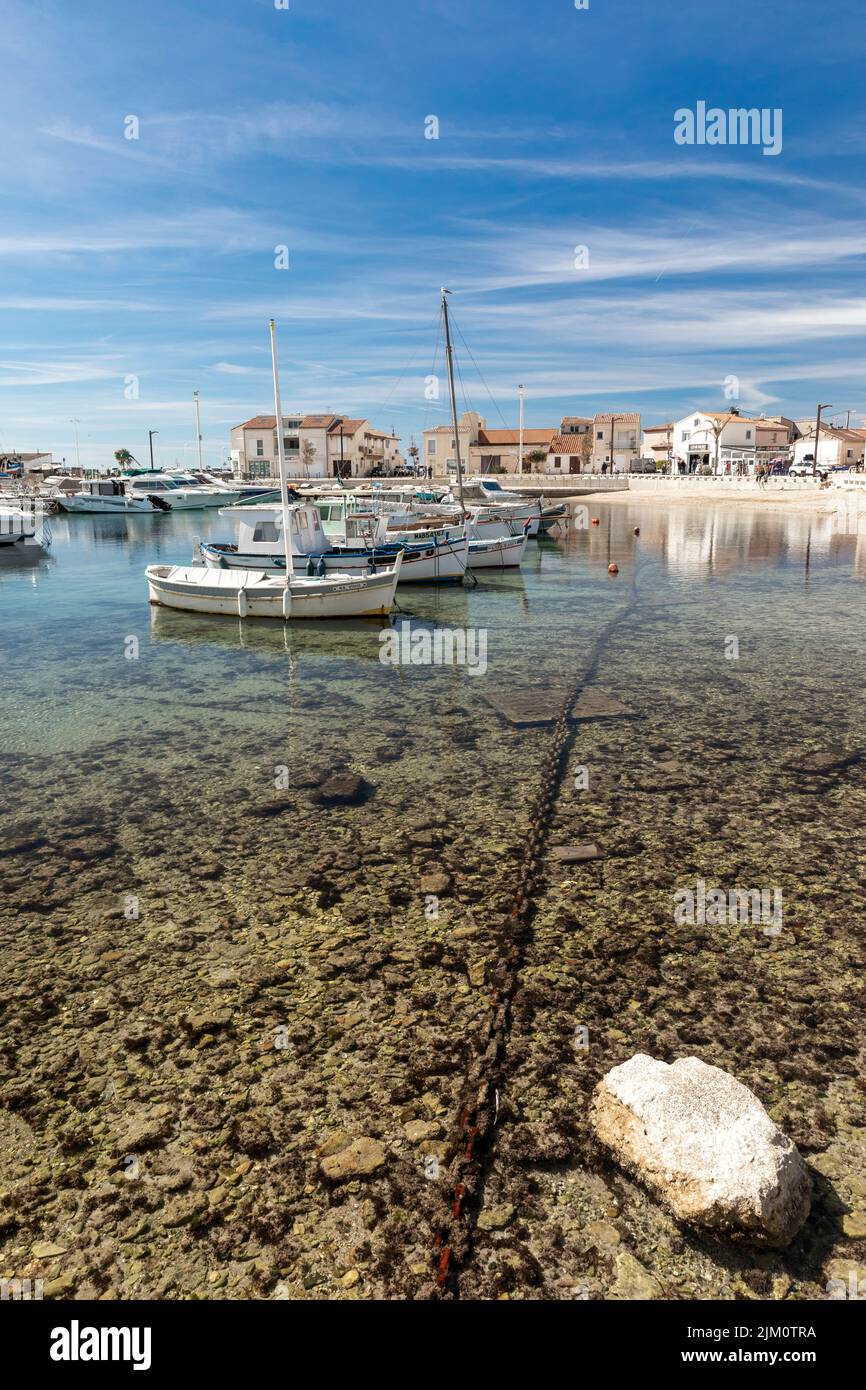 Una bella vista di un porto con le barche a Martigues, Francia Foto Stock