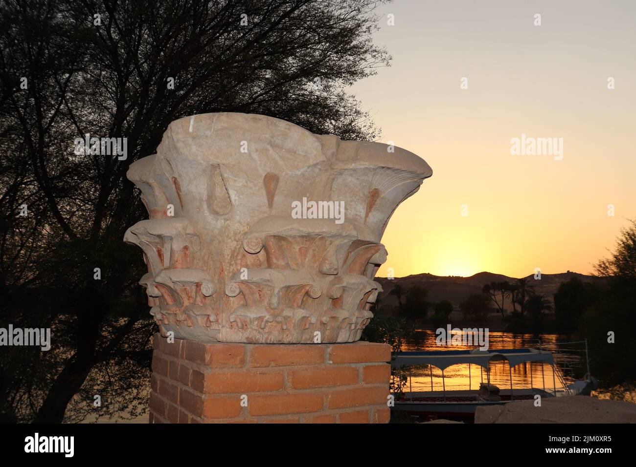 Tempio di Satet sull'isola Elefantina di Assuan Foto Stock