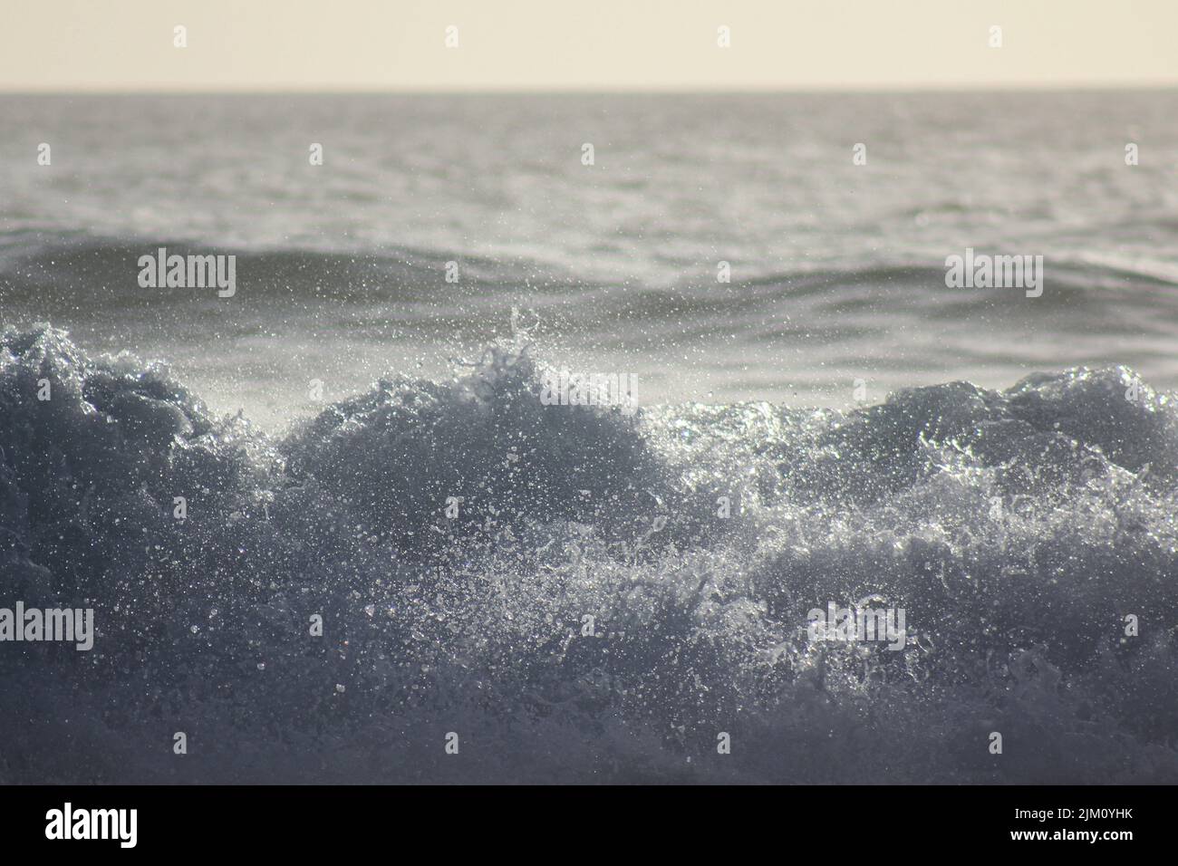 Una selezione di spruzzi d'onda di mare Foto Stock