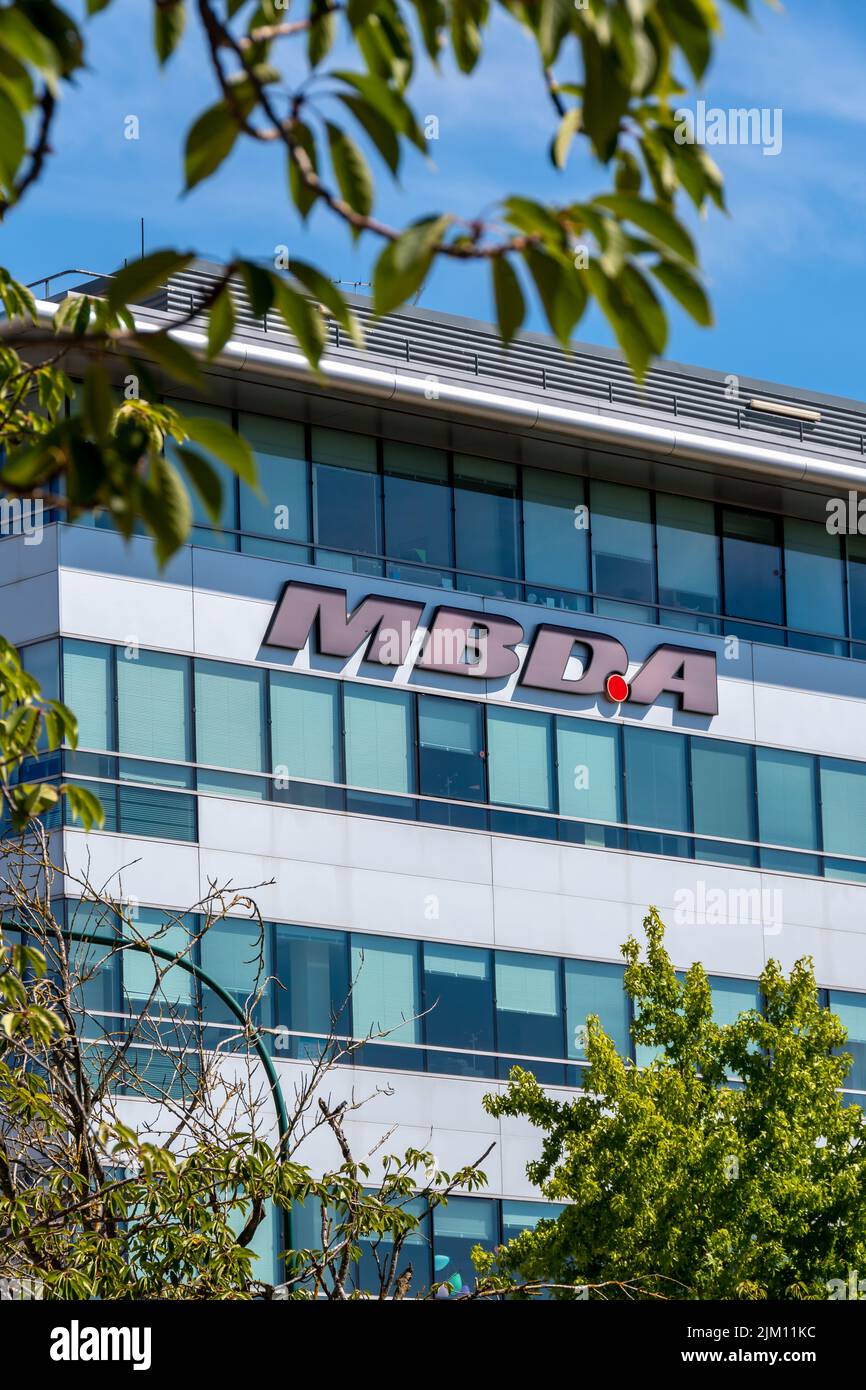 Vista esterna della sede di MBDA, azienda industriale nel settore aeronautico, spaziale e armamento, specializzata in sistemi missilistici Foto Stock