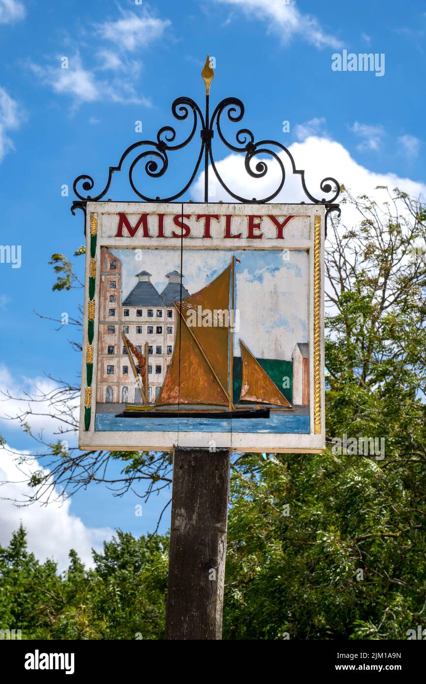 CARTELLO MISTLEY VILLAGE Foto Stock