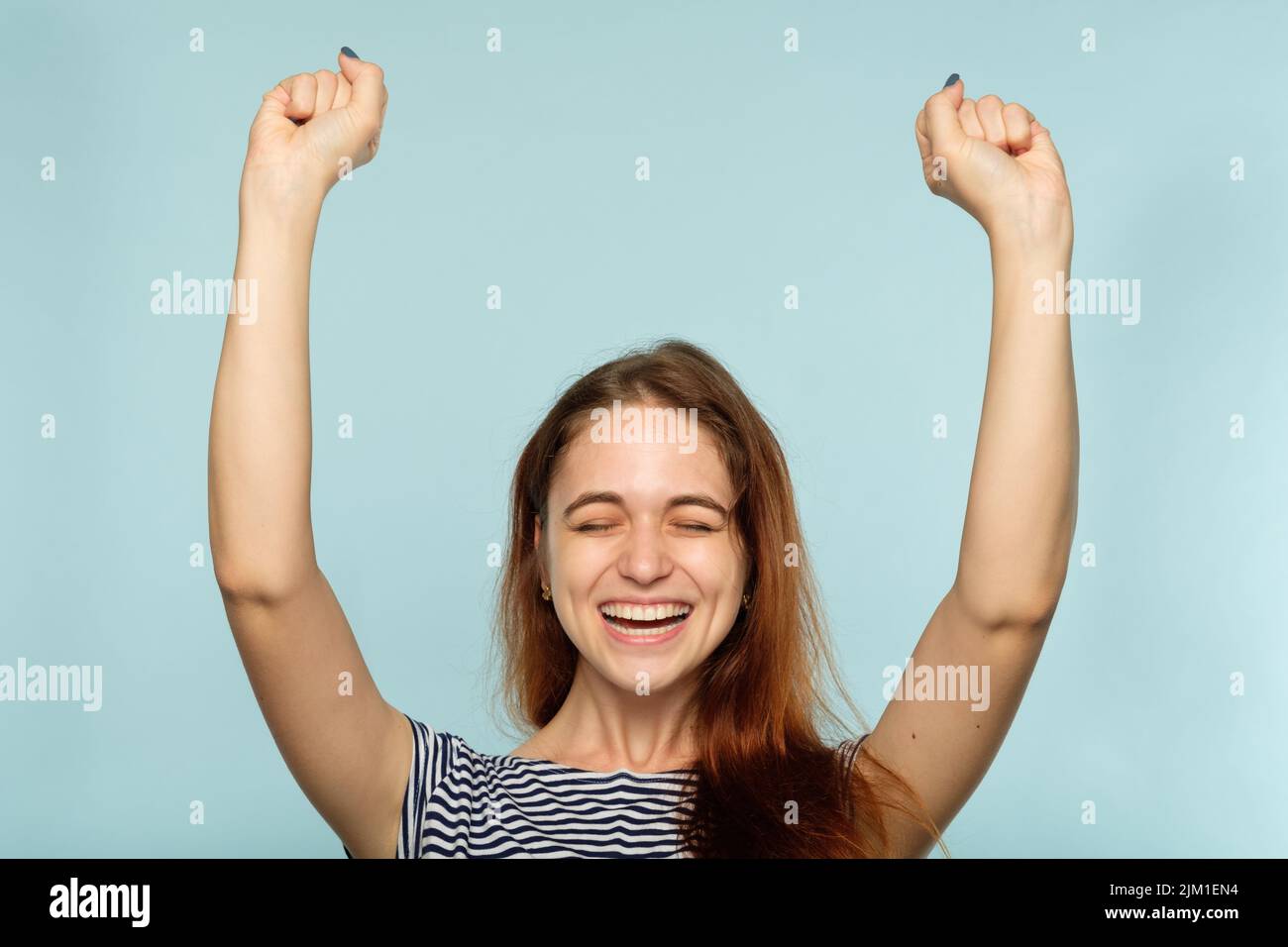 emozione espressione gioia eccitata ragazza che raggiando il sorriso Foto Stock