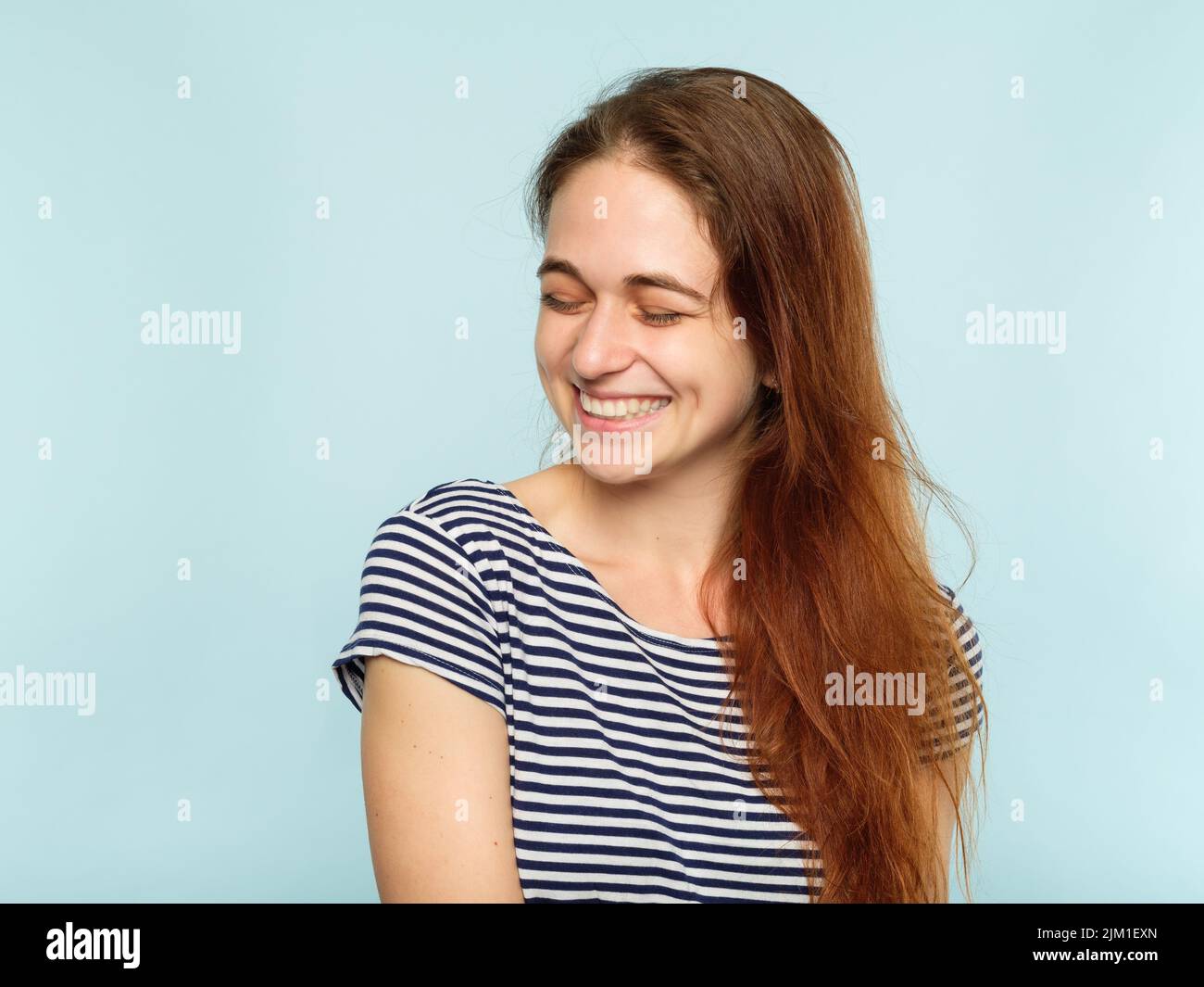 emozione felice gioia entusiasta ragazza beaming sorriso Foto Stock