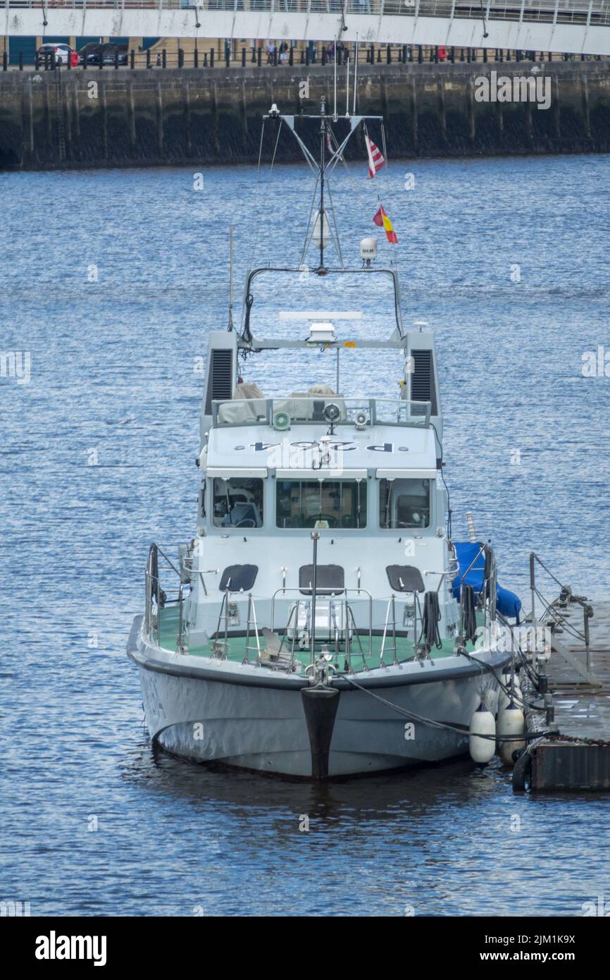 HMS Archer P264 pattuglia barca usata dalla Royal Navy come University Royal Naval Unity URNU addestramento nave. Visto sul fiume Tyne, Newcastle, Regno Unito. Foto Stock