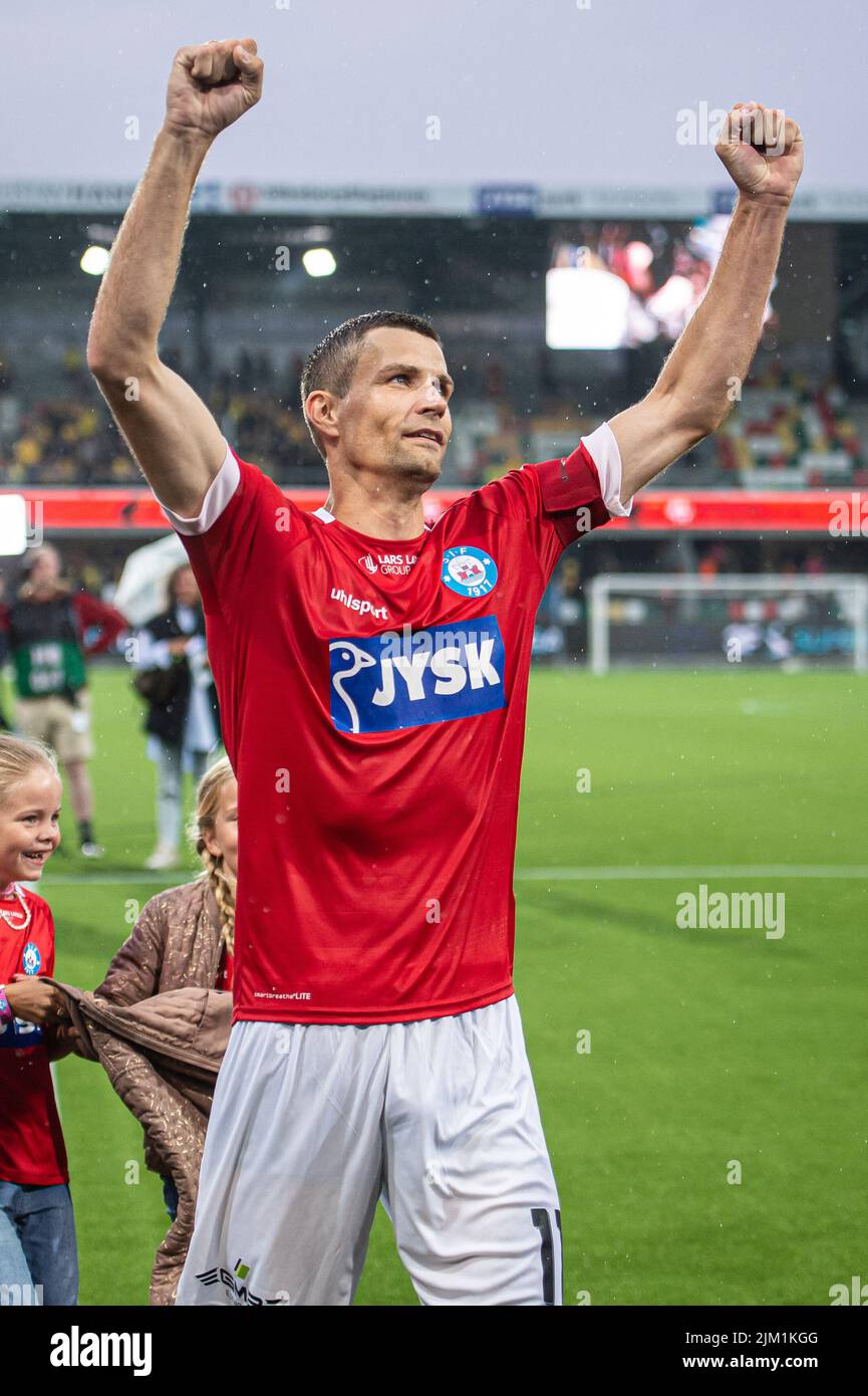 Silkeborg, Danimarca. 31st, luglio 2022. Nicklas Helenius (11) di Silkeborg IF festeggia la vittoria con i tifosi dopo la partita Superliga del 3F tra Silkeborg IF e Broendby IF al Jysk Park di Silkeborg. (Photo credit: Gonzales Photo - Morten Kjaer). Foto Stock