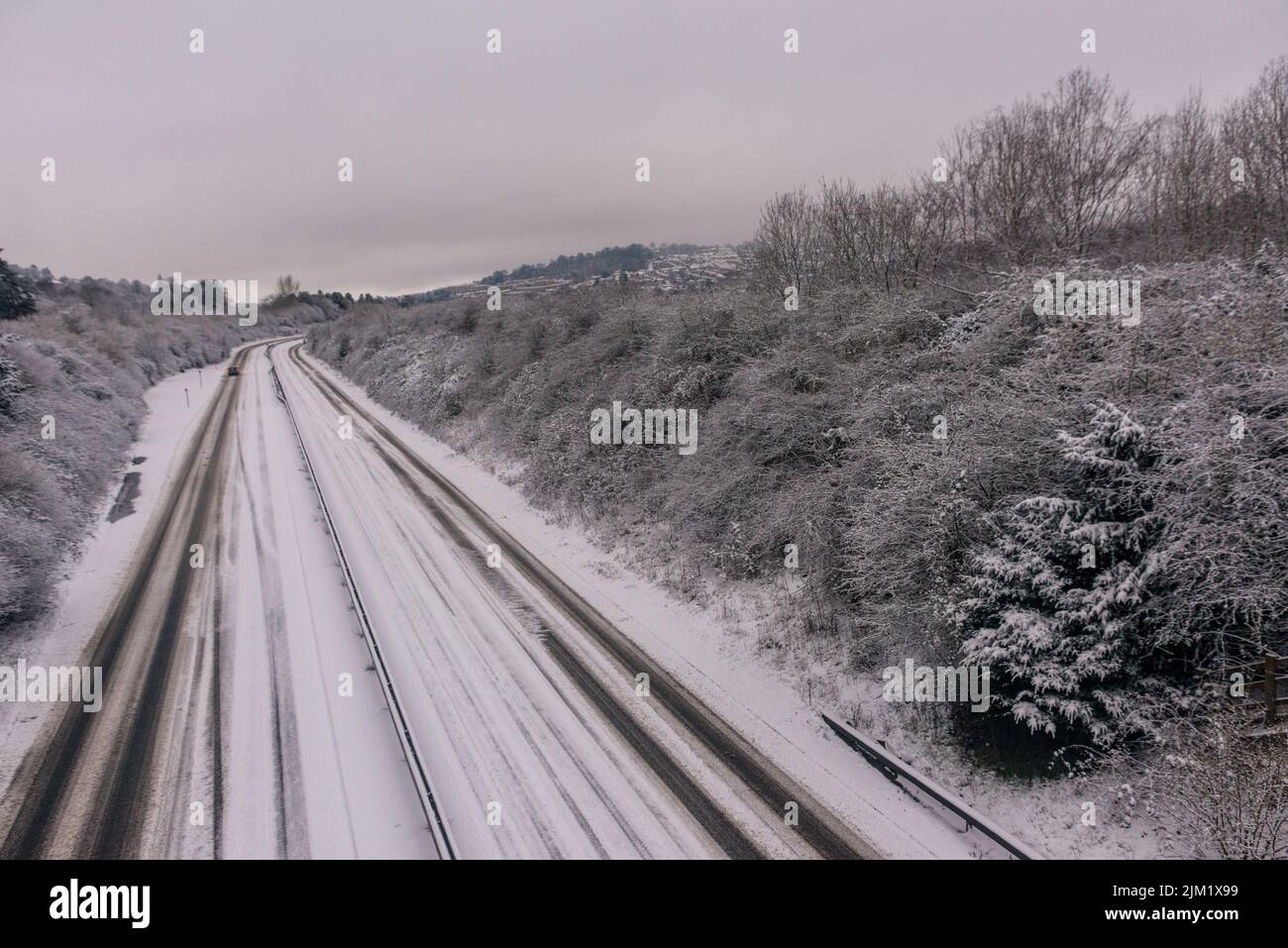 Strada coperta di neve Foto Stock