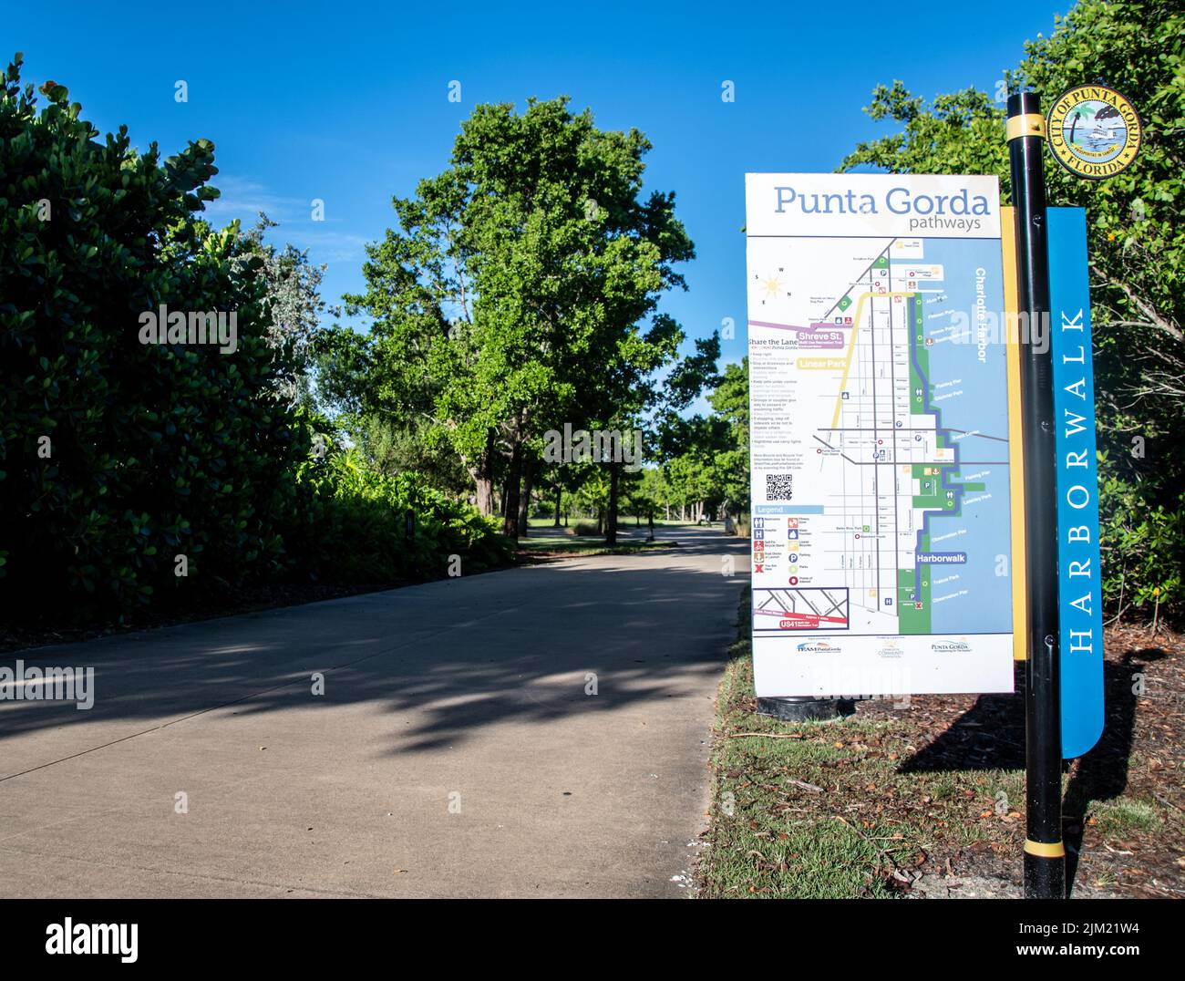 HarborWalk a Punta Gorda Florida corre lungo il Peace River nella contea di Charlotte e collega cinque parchi. Il Harbourwalk è stato reso possibile perché Isa Foto Stock