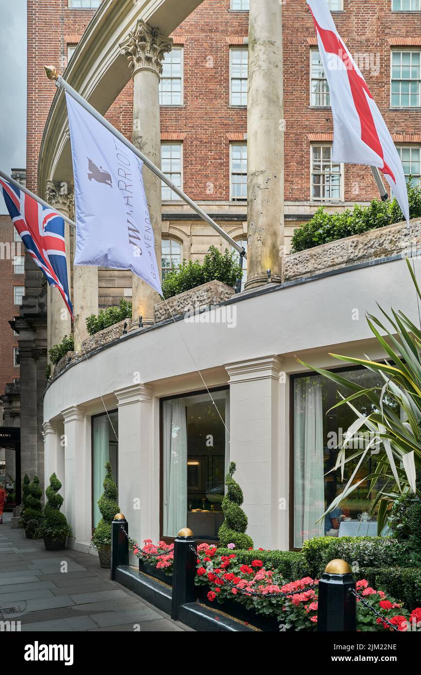 Grosvenor House hotel on Park Lane, Mayfair, Londra, Inghilterra. Foto Stock