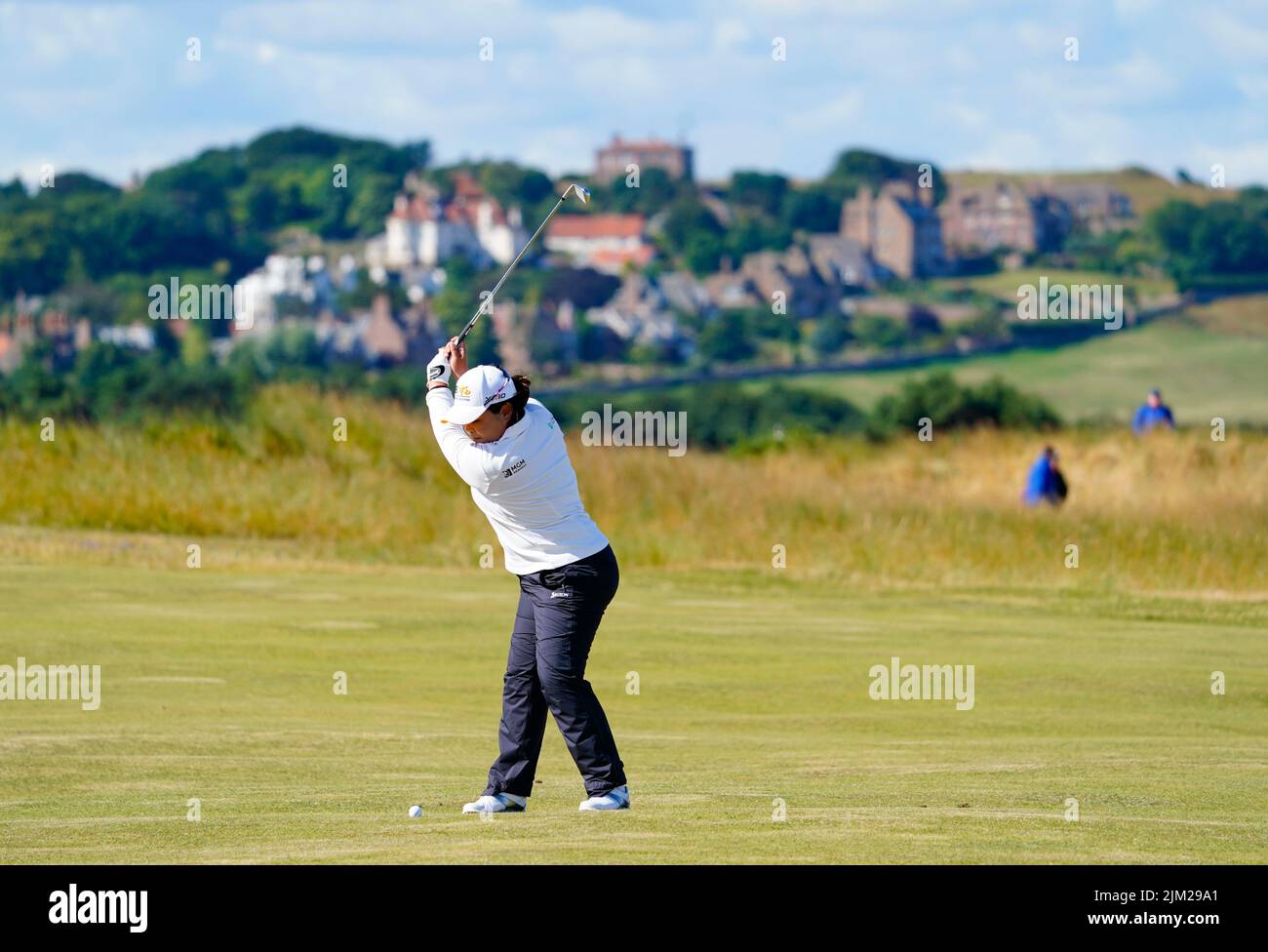 Gullane, Scozia, Regno Unito. 4th agosto 2022. Apertura del campionato AIG Women’s Open di golf a Muirfield in East Lothian. PIC; Inbee Park gioca approccio sparato alla buca 10th. Iain Masterton/Alamy Live News Foto Stock