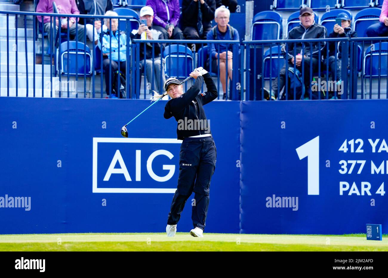 Gullane, Scozia, Regno Unito. 4th agosto 2022. Apertura del campionato AIG Women’s Open di golf a Muirfield in East Lothian. PIC; Charley Hull si muove a 1st buche. Iain Masterton/Alamy Live News Foto Stock