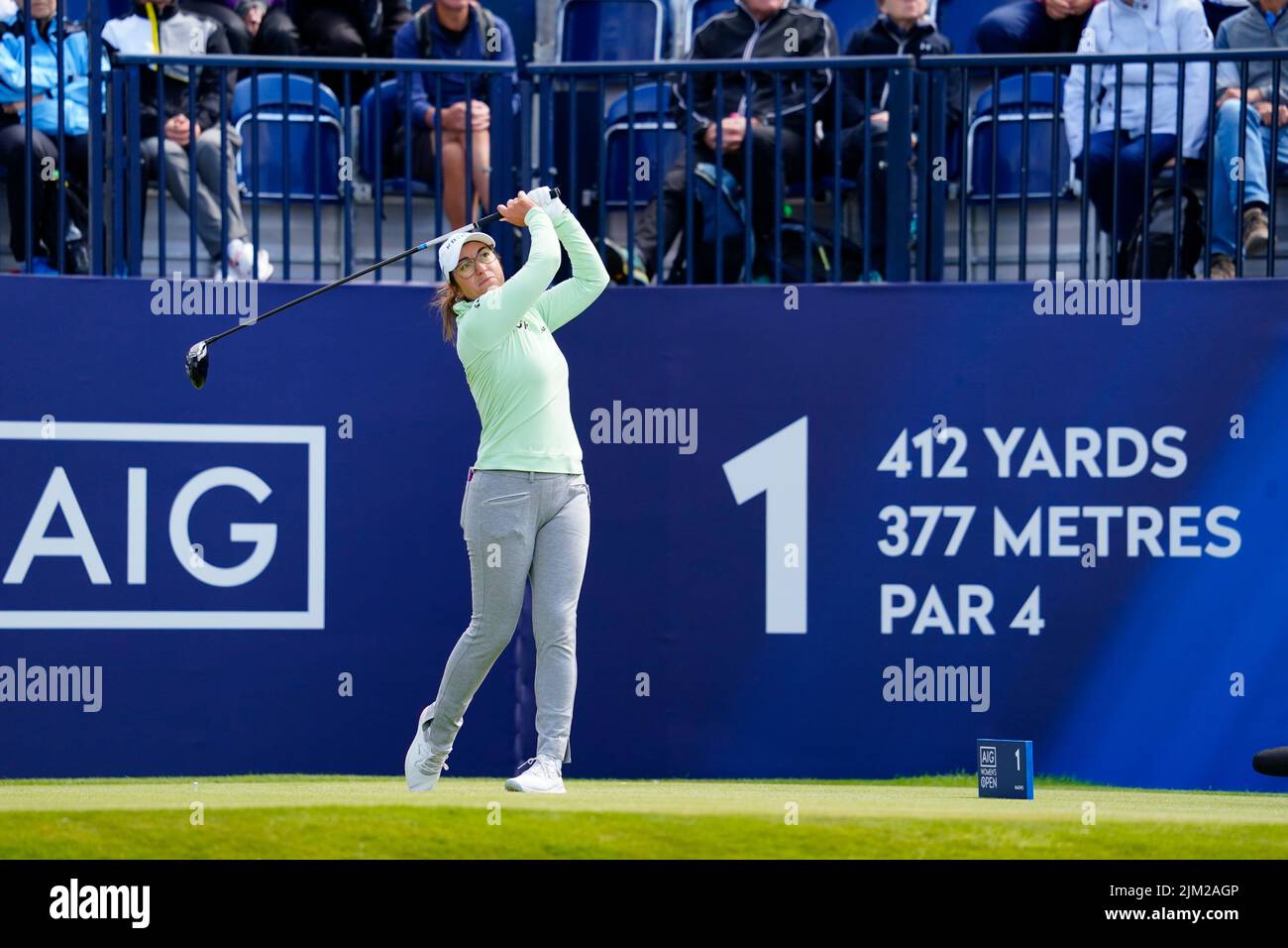 Gullane, Scozia, Regno Unito. 4th agosto 2022. Apertura del campionato AIG Women’s Open di golf a Muirfield in East Lothian. PIC; Marina Alex guida a 1st buche. Iain Masterton/Alamy Live News Foto Stock