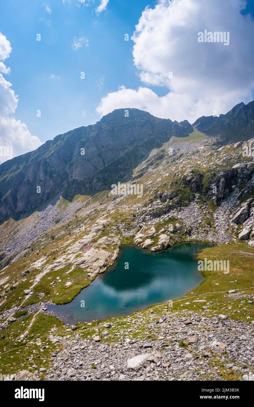 Vista sui laghi del Paione inferiore in estate. Bognanco, Val Bognanco, Piemonte, Italia. Foto Stock