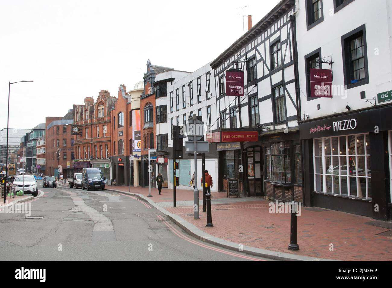 Vista di King Street a Reading, Berkshire nel Regno Unito Foto Stock