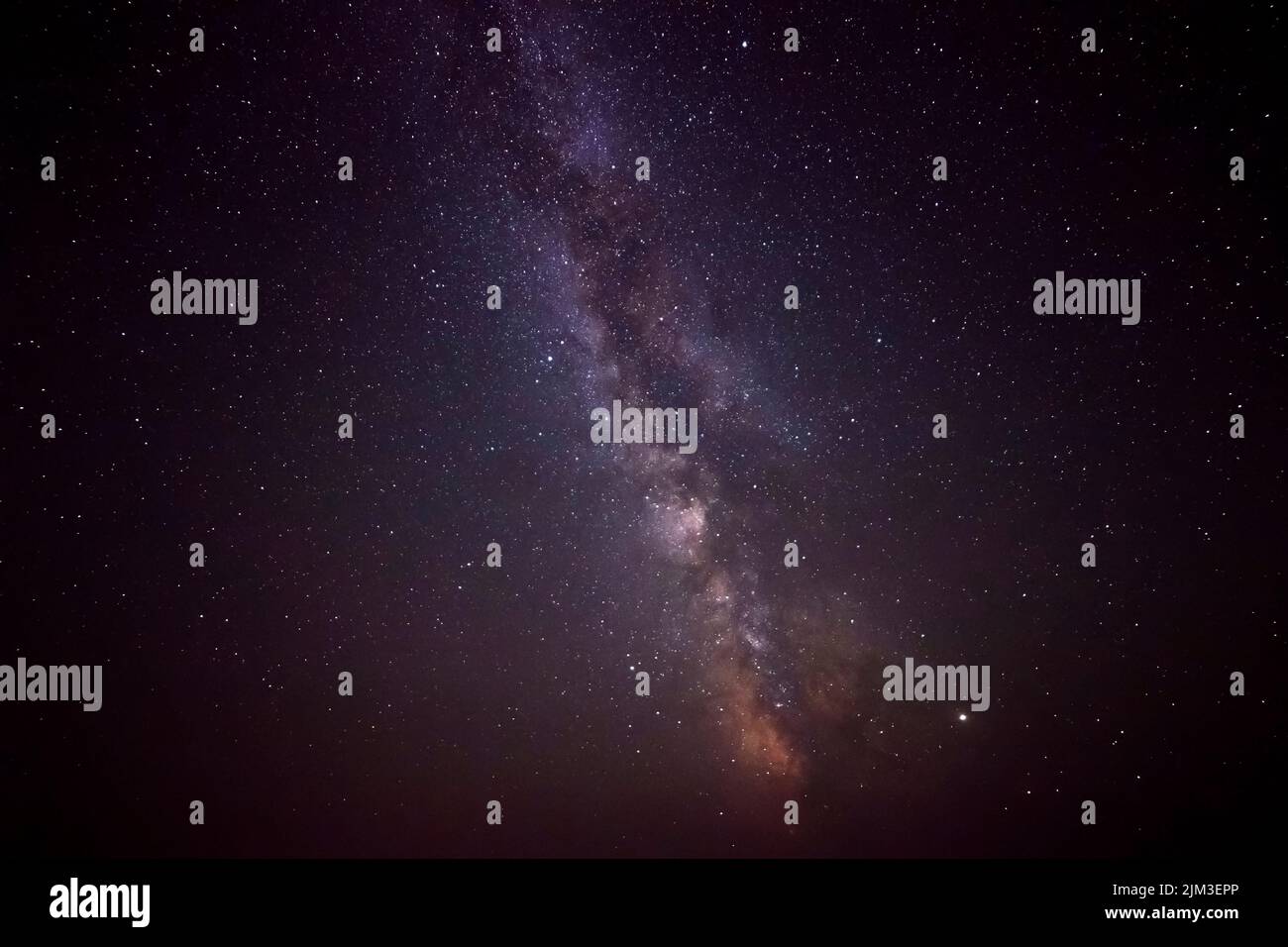 Vista pittoresca della galassia della Via Lattea nel cielo notturno Foto Stock