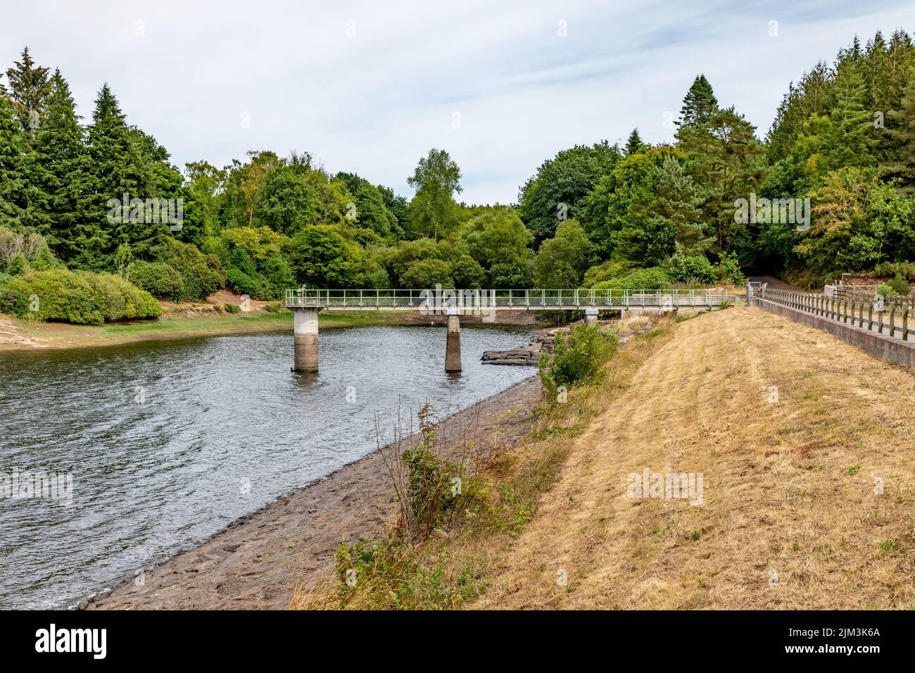 Exeter, Regno Unito. Giovedì 4 Agosto 2022. I livelli dell'acqua sono bassi nei bacini di Kennick e Tottiford che riforniscono Exeter nel Devon. Credit: Thomas Faull/Alamy Live News Foto Stock