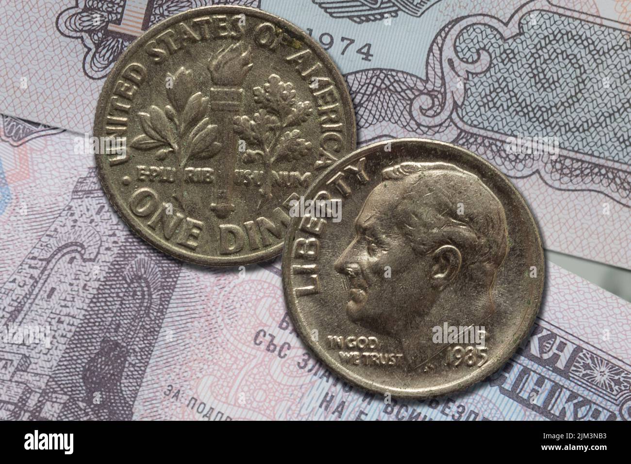 Moneta dei centesimi del dollaro degli Stati Uniti. I soldi DEGLI STATI  UNITI sono inversi e invertono, dime, cent, dollaro Foto stock - Alamy