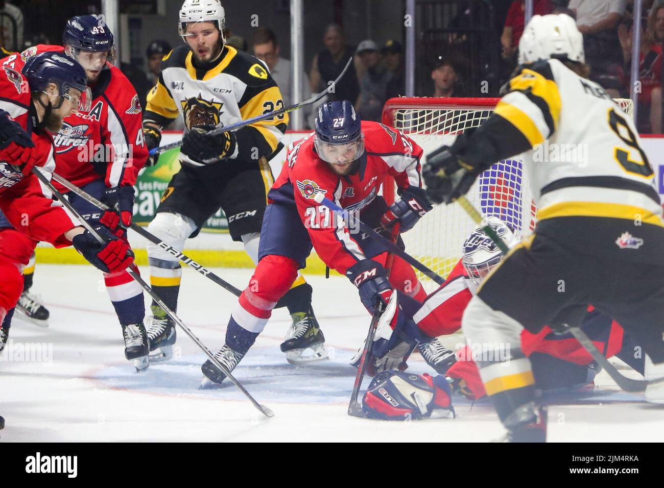 Giugno 13 2022 Windsor Ontario Canada, Windsor Spitfirks ha battuto l'Hamilton Bulldogs 5-2 per forzare un gioco 7 (solo editoriale). Michael Renwick(27) del Wi Foto Stock