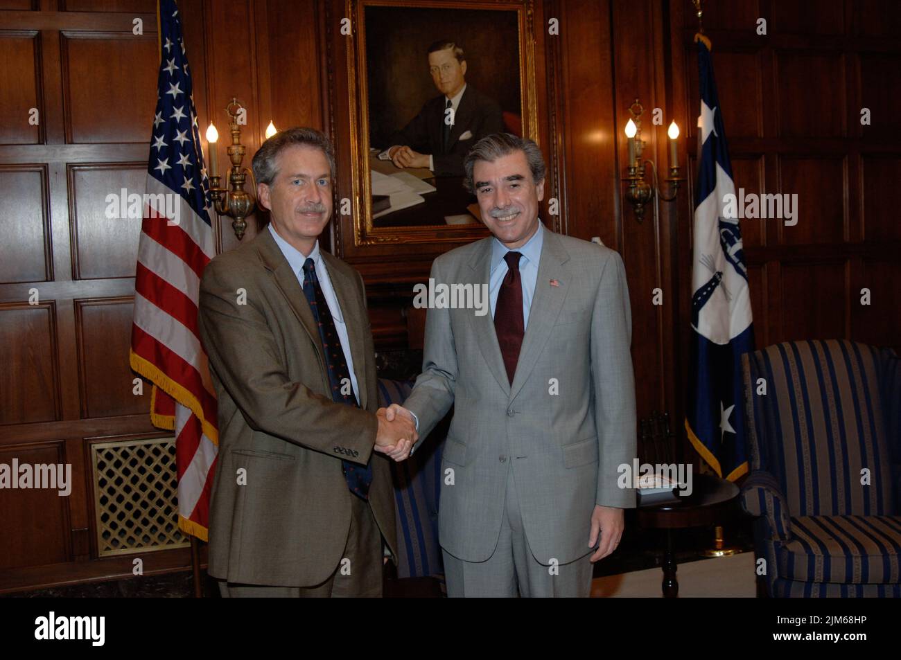 Ufficio del Segretario - Segretario Carlos Gutierrez con Ambasciatore degli Stati Uniti in Russia Des. William J. Burns Foto Stock