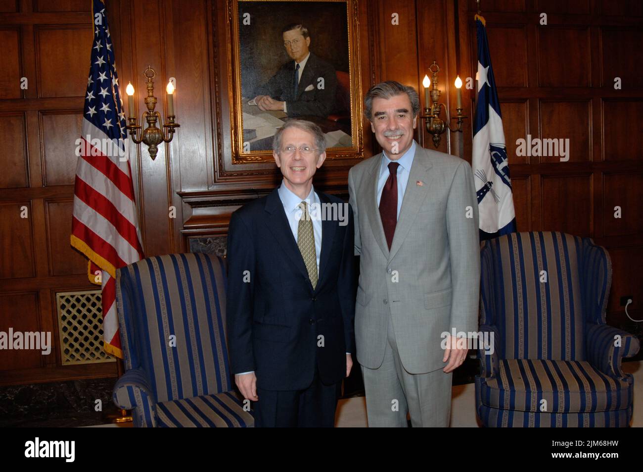 Ufficio del Segretario - Segretario Carlos Gutierrez con l'Ambasciatore britannico Sir David Manning Foto Stock